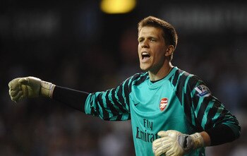 LONDON, ENGLAND - APRIL 20:  Wojciech Szczesny of Arsenal in action during the Barclays Premier League match between Tottenham Hotspur and Arsenal at White Hart Lane on April 20, 2011 in London, England.  (Photo by Laurence Griffiths/Getty Images)