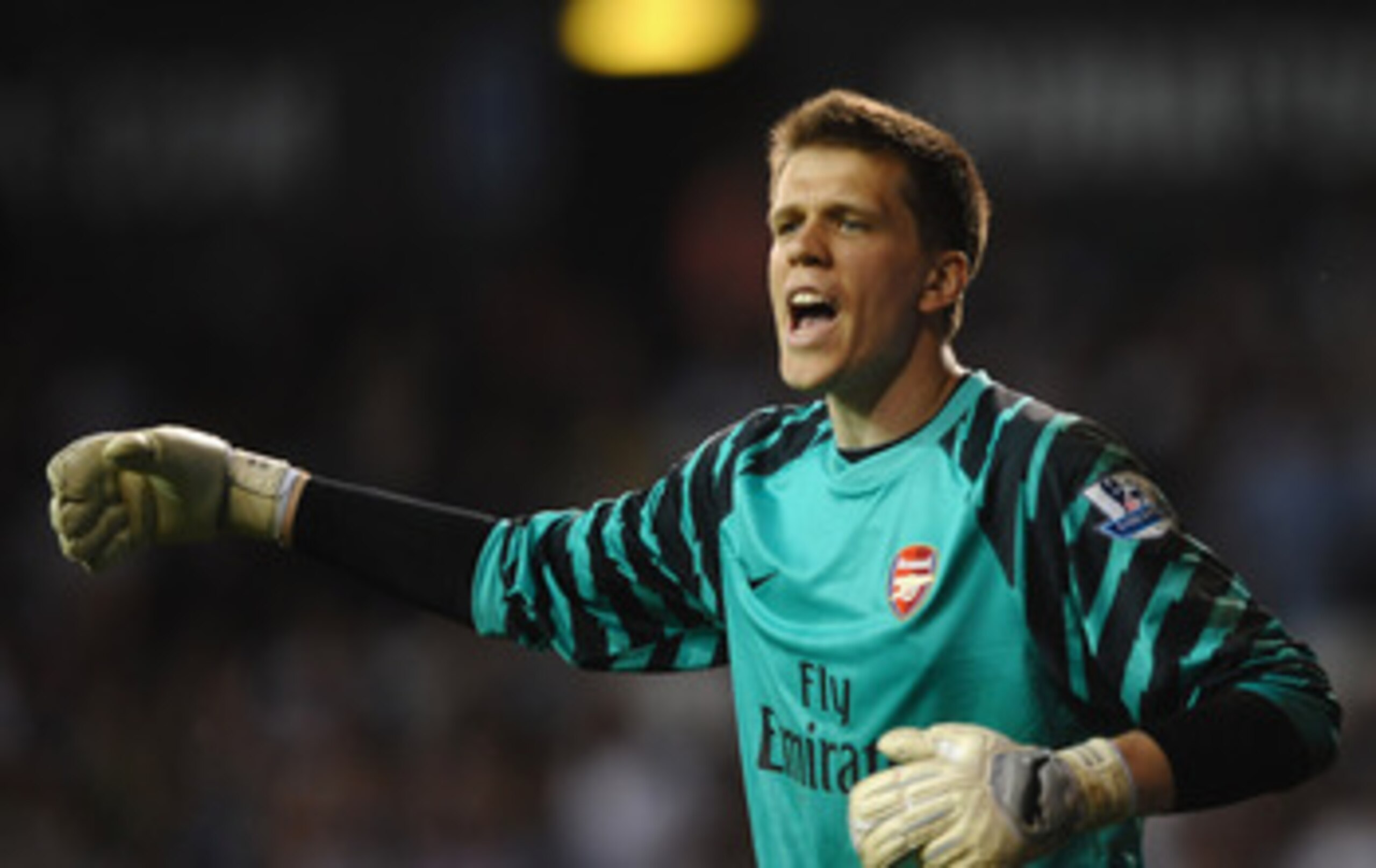 LONDON, ENGLAND - APRIL 20:  Wojciech Szczesny of Arsenal in action during the Barclays Premier League match between Tottenham Hotspur and Arsenal at White Hart Lane on April 20, 2011 in London, England.  (Photo by Laurence Griffiths/Getty Images)