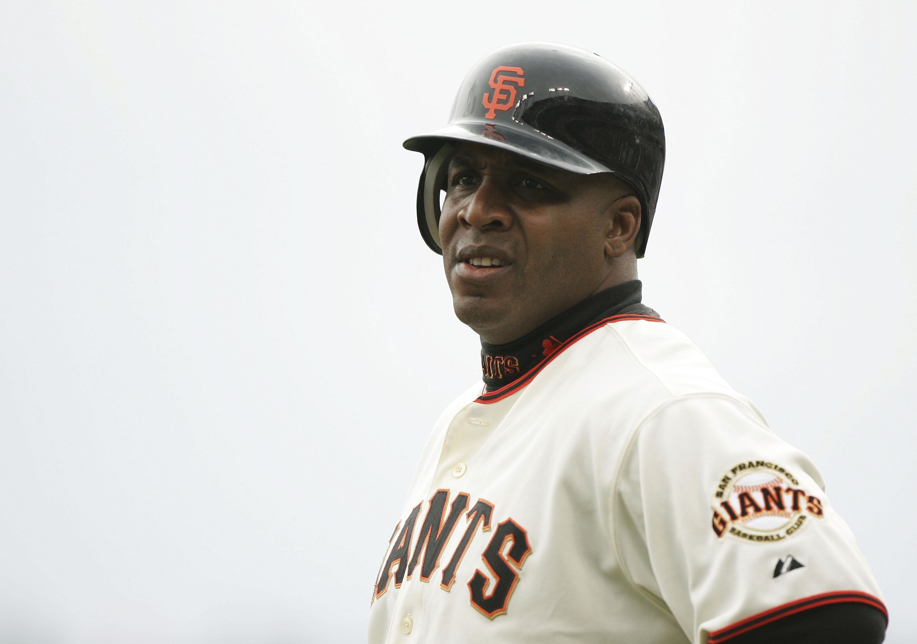 SAN FRANCISCO - OCTOBER 01:  Barry Bonds #25 of the San Francisco Giants looks on against the Los Angeles Dodgers at AT&T Park October 1, 2006 in San Francisco, California.  (Photo by Jed Jacobsohn/Getty Images)