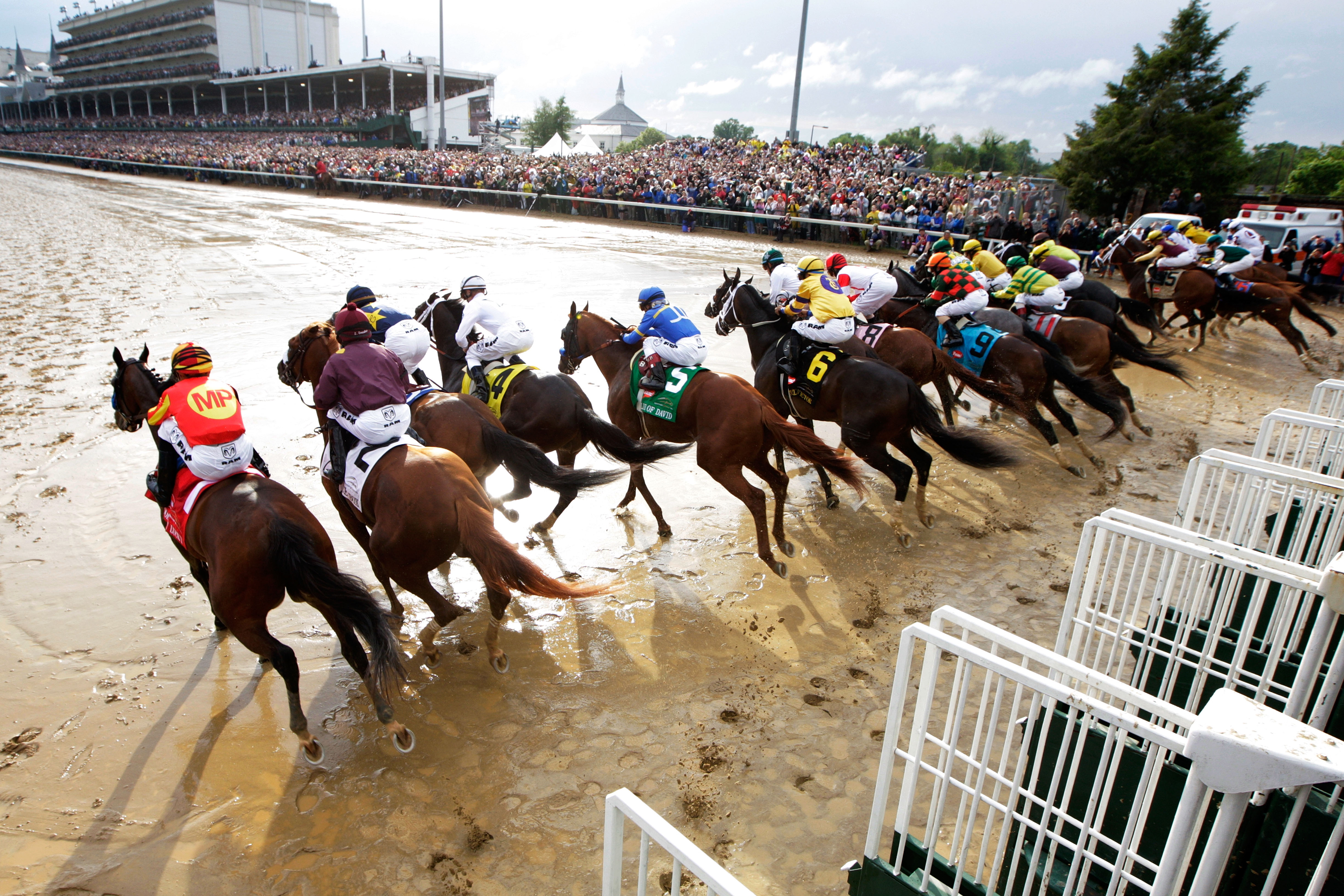 LOUISVILLE, KY - MAY 01:  The field leaves the gate at the start of the 136th running of the Kentucky Derby on May 1, 2010 in Louisville, Kentucky.  (Photo by Andy Lyons/Getty Images)