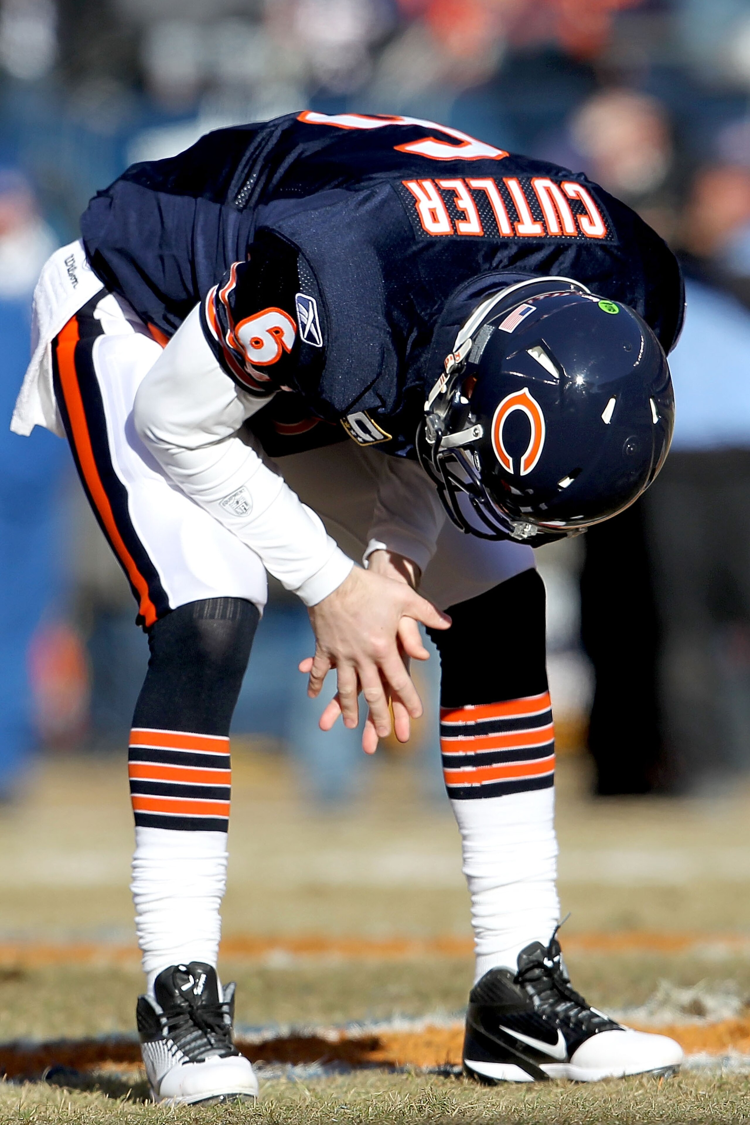 CHICAGO, IL - JANUARY 23:  Quarterback Jay Cutler #6 of the Chicago Bears reacts after throwing an incomplete pass in the first quarter against the Green Bay Packers in the NFC Championship Game at Soldier Field on January 23, 2011 in Chicago, Illinois.  