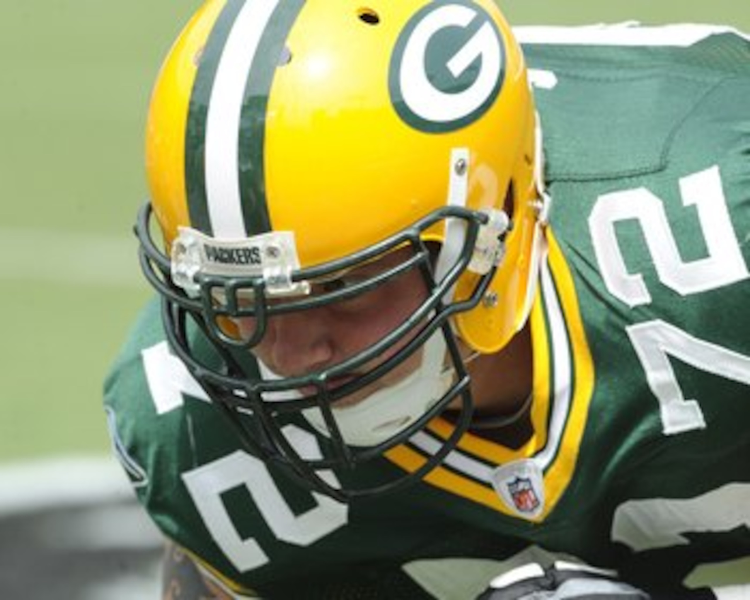 TAMPA, FL - SEPTEMBER 28: Guard Jason Spitz #72 of the Green Bay Packers warms up before play against the Tampa Bay Buccaneers at Raymond James Stadium on September 28, 2008 in Tampa, Florida.  (Photo by Al Messerschmidt/Getty Images)