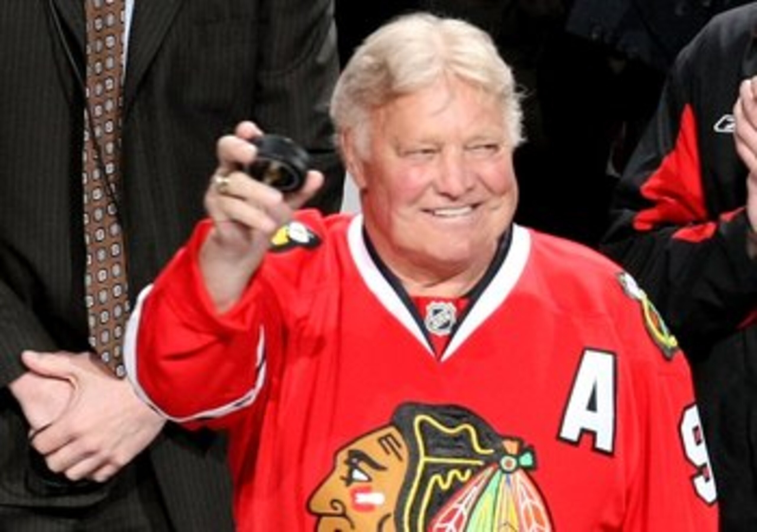 CHICAGO - MAY 05:  Chicago Blackhawks legend Bobby Hull walks out to drop the puck for the ceremonial face off prior to the Blackhawks hosting the Vancouver Canucks in Game Three of the Western Conference Semifinal Round of the 2009 Stanley Cup Playoffs o