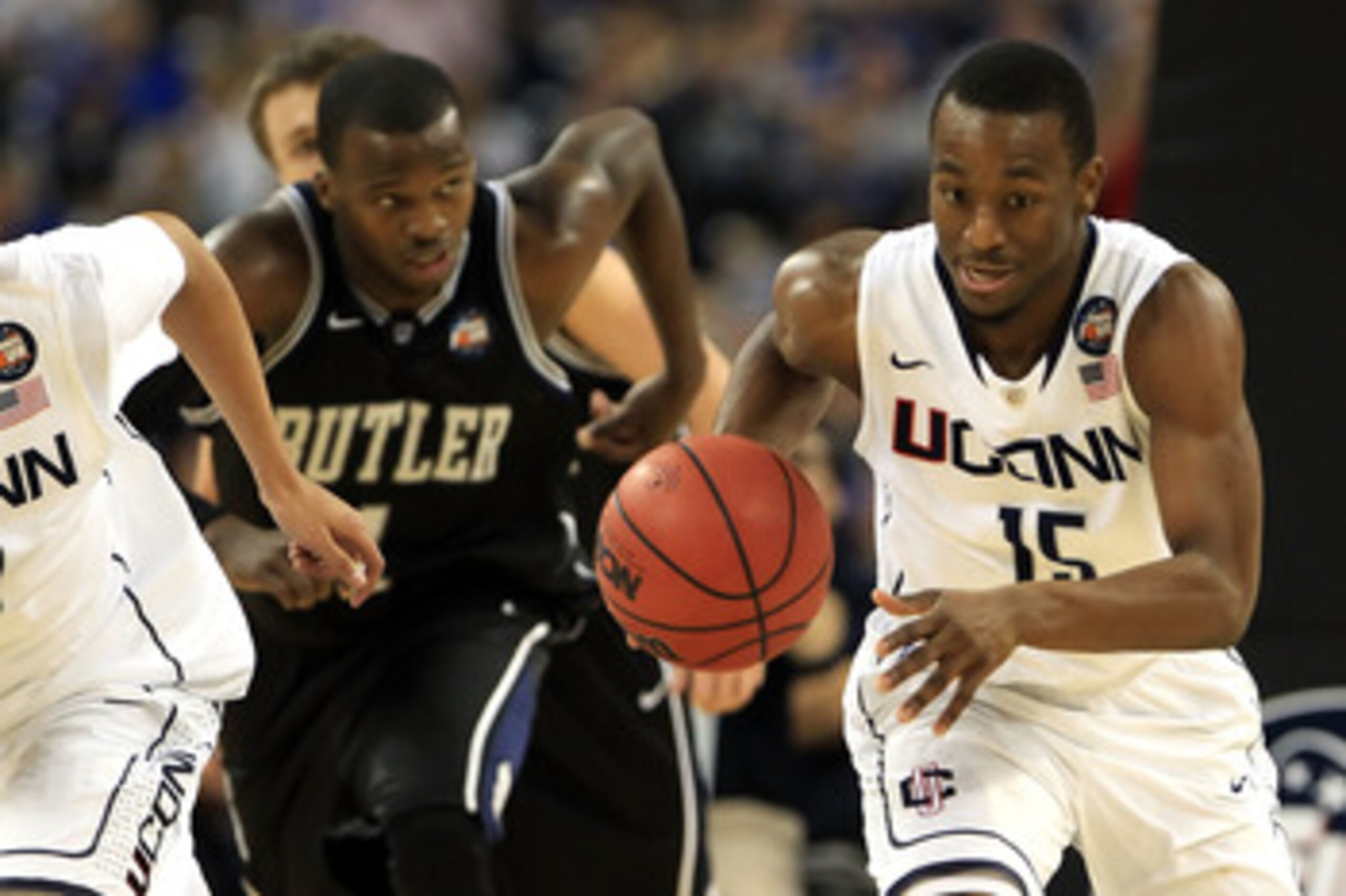 HOUSTON, TX - APRIL 04:  Kemba Walker #15 of the Connecticut Huskies chases down the ball against the Butler Bulldogs during the National Championship Game of the 2011 NCAA Division I Men's Basketball Tournament at Reliant Stadium on April 4, 2011 in Hous