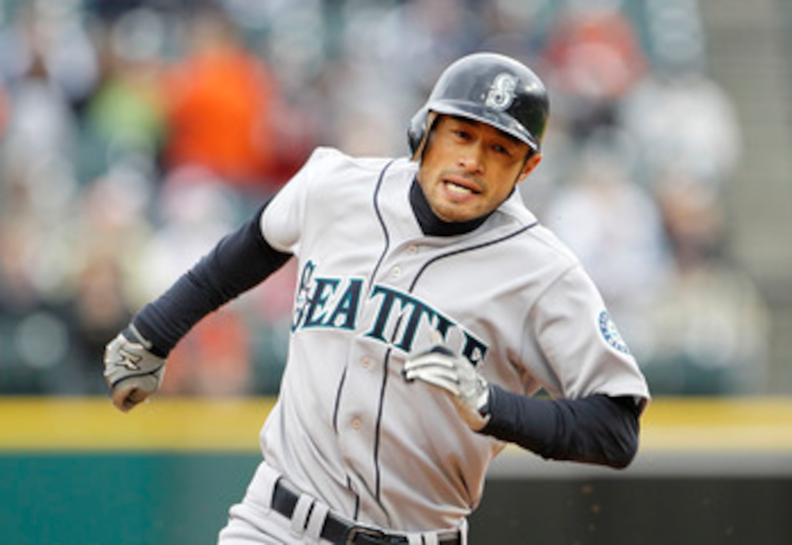 DETROIT - APRIL 28: Ichiro Suzuki #51 of the Seattle Mariners sprints to third base during the during the fifth inning of the game against the Detroit Tigers at Comerica Park on April 28, 2011 in Detroit, Michigan. The Mariners defeated the Tigers 7-2. (P