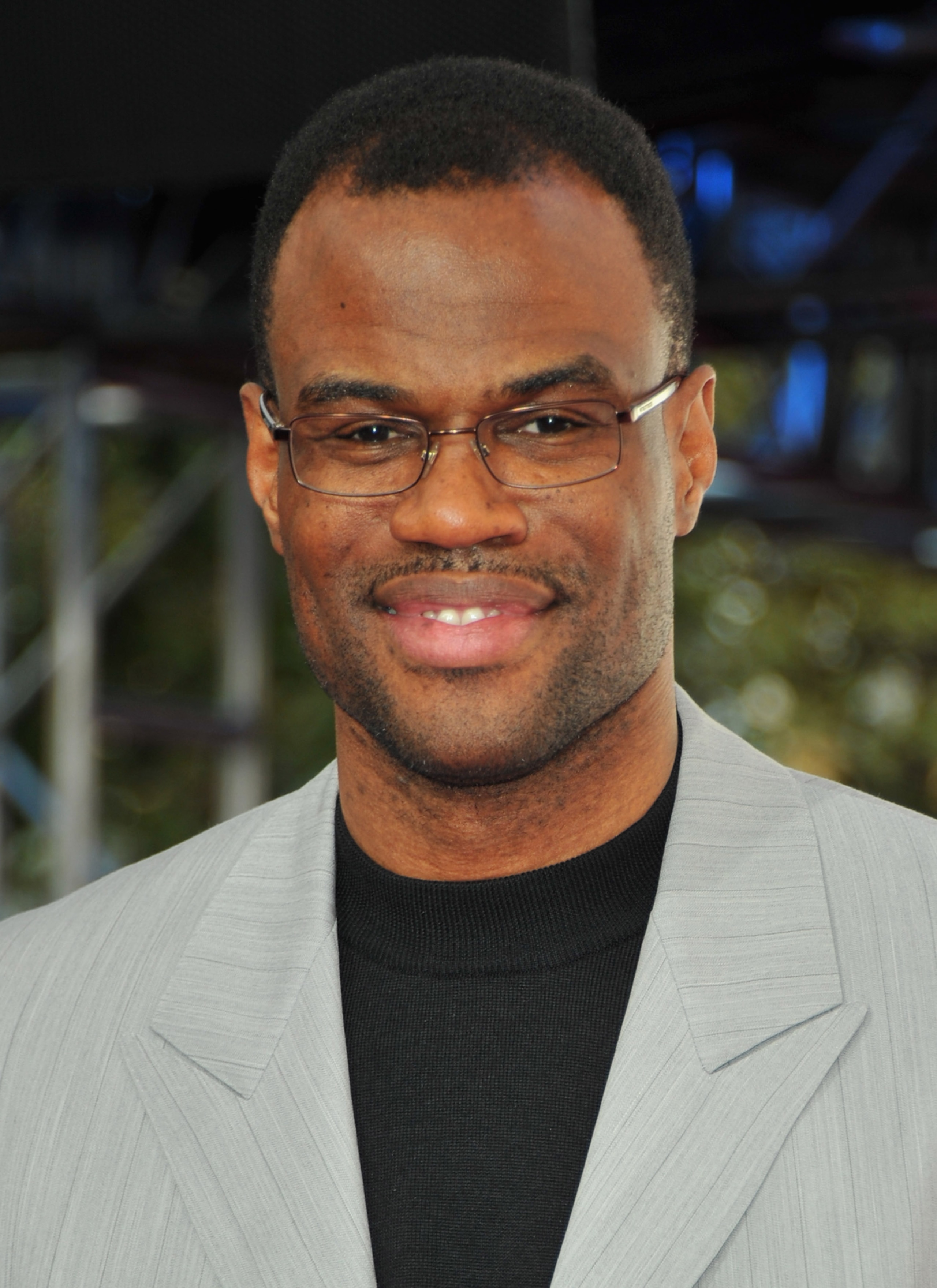LOS ANGELES, CA - FEBRUARY 20:  Former NBA player David Robinson arrives to the T-Mobile Magenta Carpet at the 2011 NBA All-Star Game on February 20, 2011 in Los Angeles, California.  (Photo by Alberto E. Rodriguez/Getty Images)