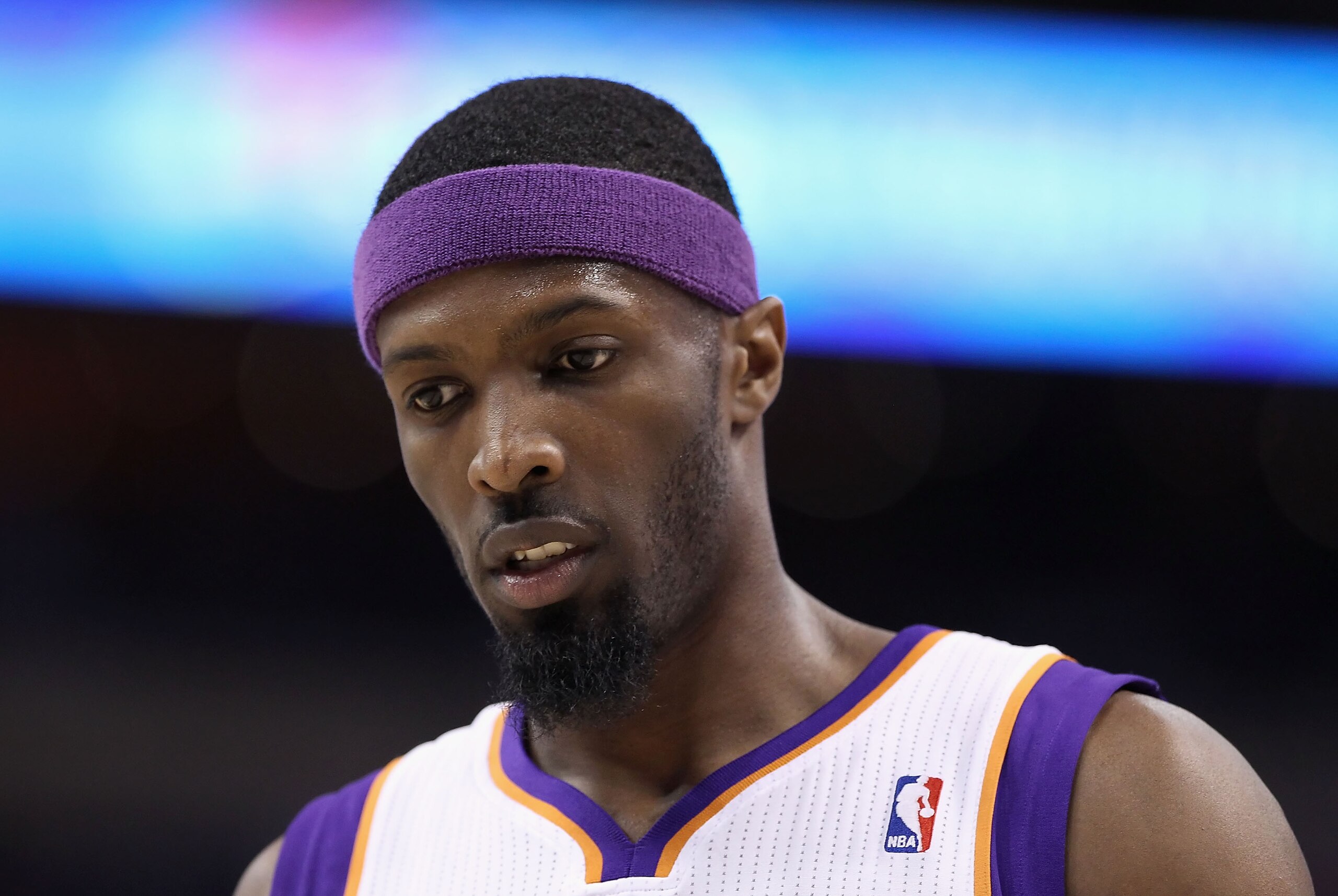 PHOENIX, AZ - MARCH 30:  Hakim Warrick #21 of the Phoenix Suns during the NBA game against the Oklahoma City Thunder at US Airways Center on March 30, 2011 in Phoenix, Arizona.  The Thunder defeated the Suns 116-98. NOTE TO USER: User expressly acknowledg