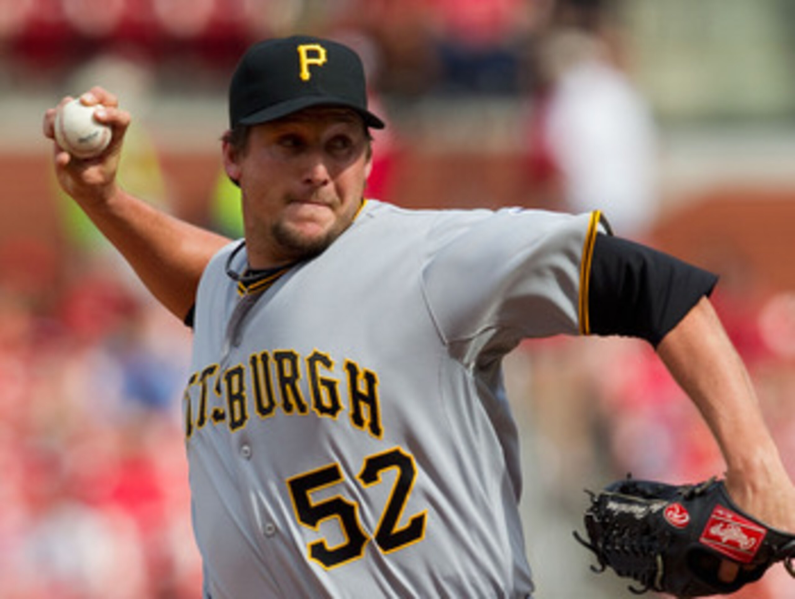 ST. LOUIS, MO - APRIL 6: Reliever Joel Hanrahan #52 of the Pittsburgh Pirates pitches against the St. Louis Cardinals at Busch Stadium on April 6, 2011 in St. Louis, Missouri.  (Photo by Dilip Vishwanat/Getty Images)