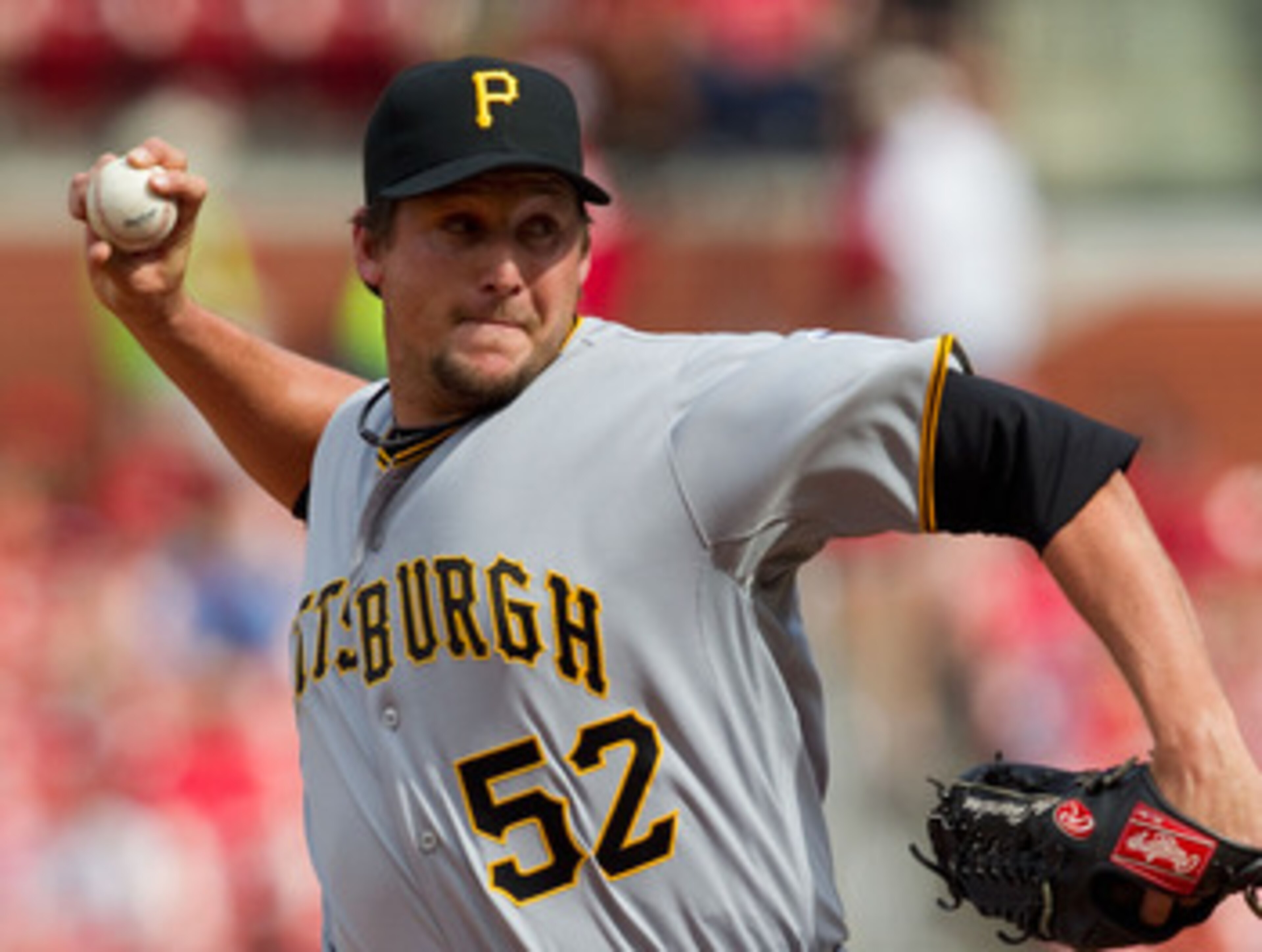 ST. LOUIS, MO - APRIL 6: Reliever Joel Hanrahan #52 of the Pittsburgh Pirates pitches against the St. Louis Cardinals at Busch Stadium on April 6, 2011 in St. Louis, Missouri.  (Photo by Dilip Vishwanat/Getty Images)