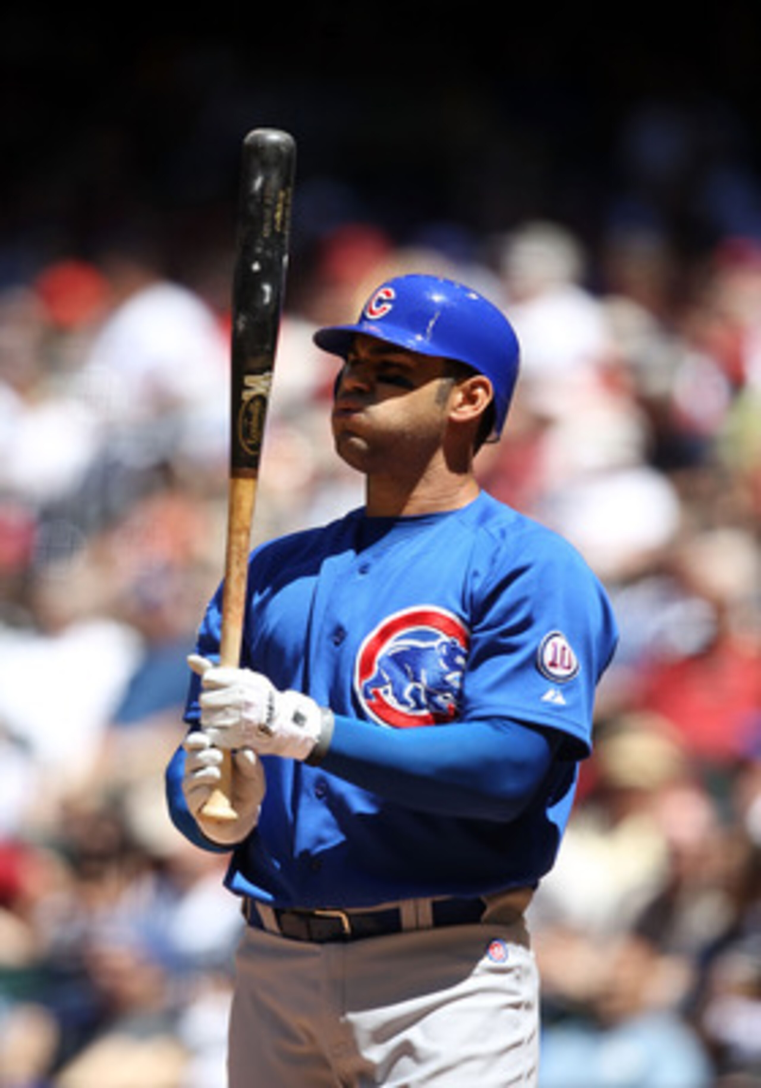 PHOENIX, AZ - MAY 01:  Carlos Pena #22 of the Chicago Cubs bats against the Arizona Diamondbacks during the Major League Baseball game at Chase Field on May 1, 2011 in Phoenix, Arizona.  The Diamondbacks defeated the Cubs 4-3.  (Photo by Christian Peterse