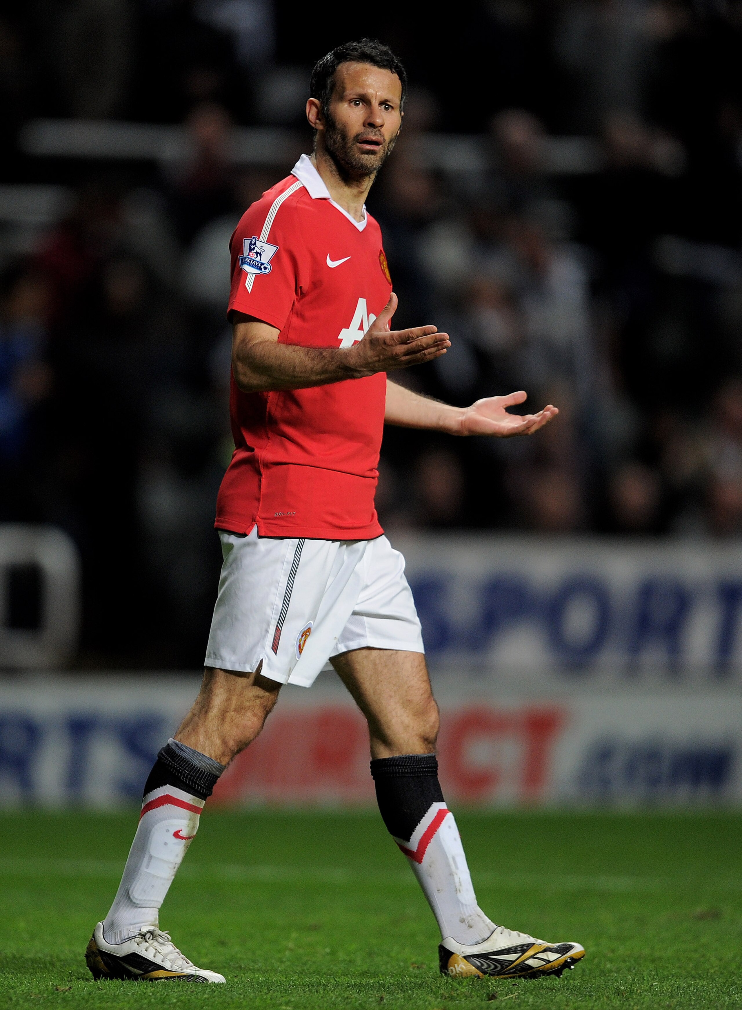 NEWCASTLE UPON TYNE, ENGLAND - APRIL 19:  Ryan Giggs of Manchester United reacts during the Barclays Premier League match between Newcastle United and Manchester United at St James' Park on April 19, 2011 in Newcastle, England.  (Photo by Michael Regan/Ge