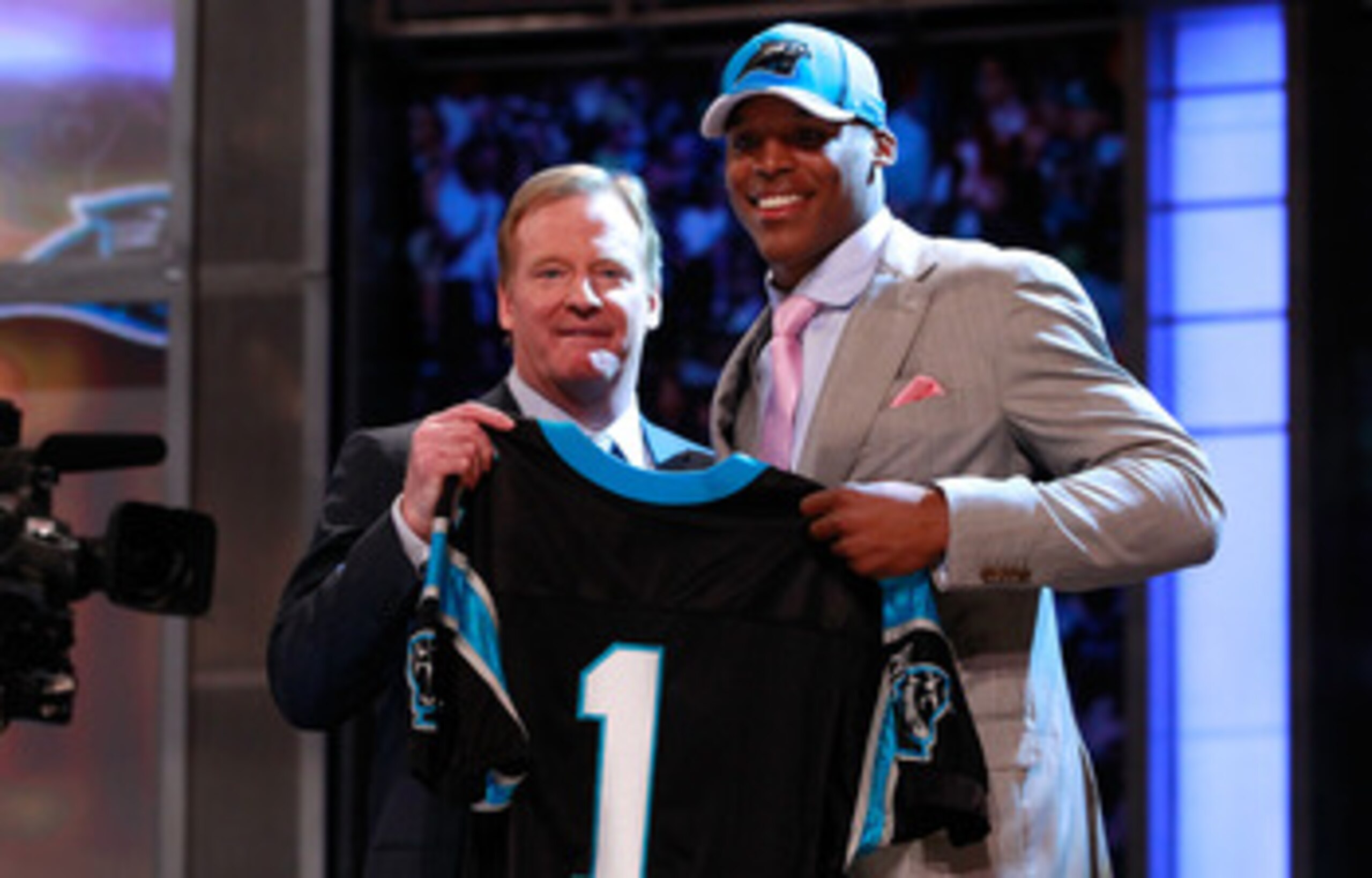 NEW YORK, NY - APRIL 28: NFL COmmissioner Roger Goodell poses for a photo with Carolina Panthers #1 overall pick Cam Newton from the UNiversity of Auburn during the 2011 NFL Draft at Radio City Music Hall on April 28, 2011 in New York City. (Photo by Ch NEW YORK, NY - APRIL 28: NFL COmmissioner Roger Goodell poses for a photo with Carolina Panthers #1 overall pick Cam Newton from the UNiversity of Auburn during the 2011 NFL Draft at Radio City Music Hall on April 28, 2011 in New York City. (Photo by Ch