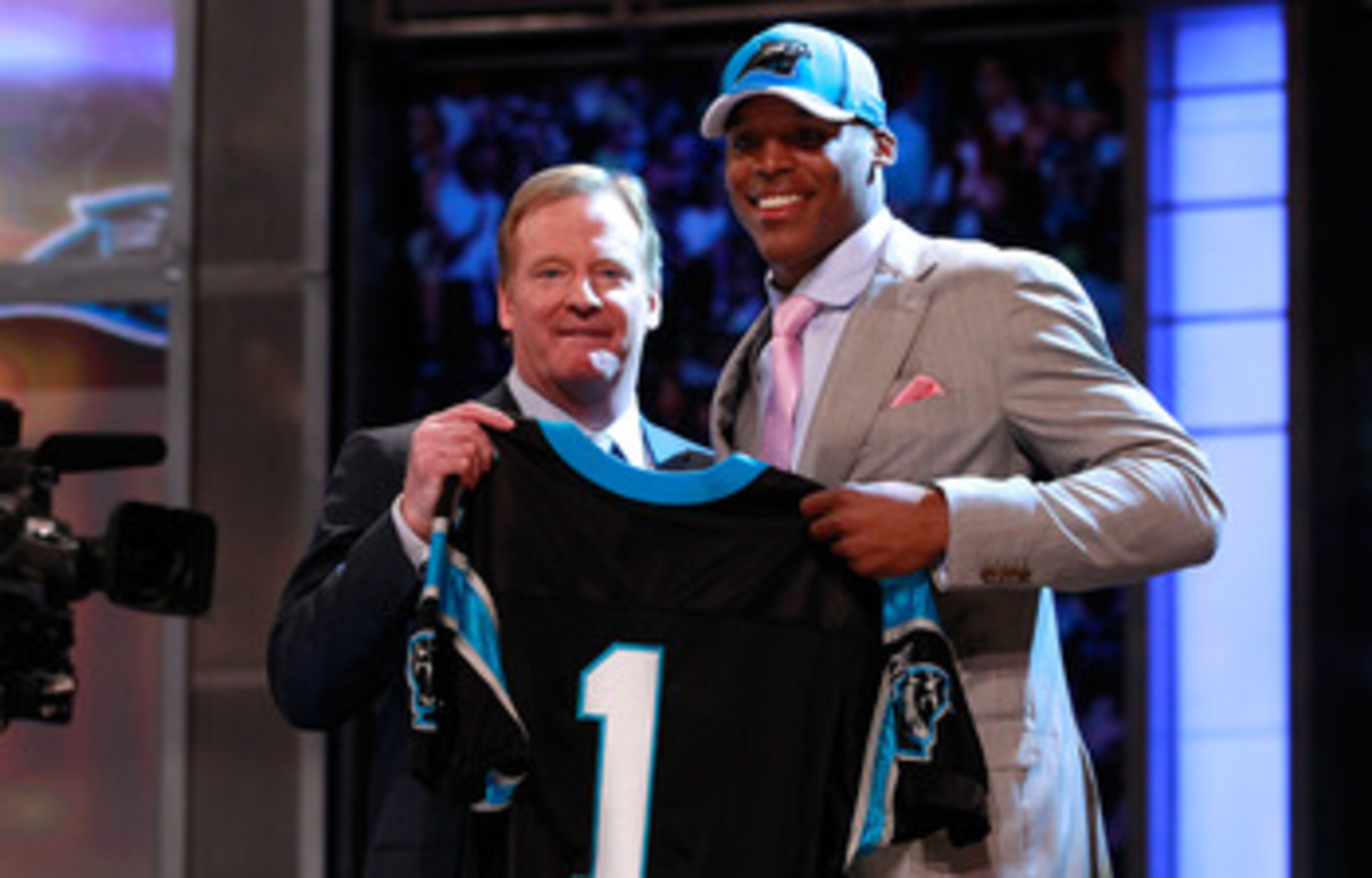 NEW YORK, NY - APRIL 28:  NFL COmmissioner Roger Goodell poses for a photo with Carolina Panthers #1 overall pick Cam Newton from the UNiversity of Auburn during the 2011 NFL Draft at Radio City Music Hall on April 28, 2011 in New York City.  (Photo by Ch