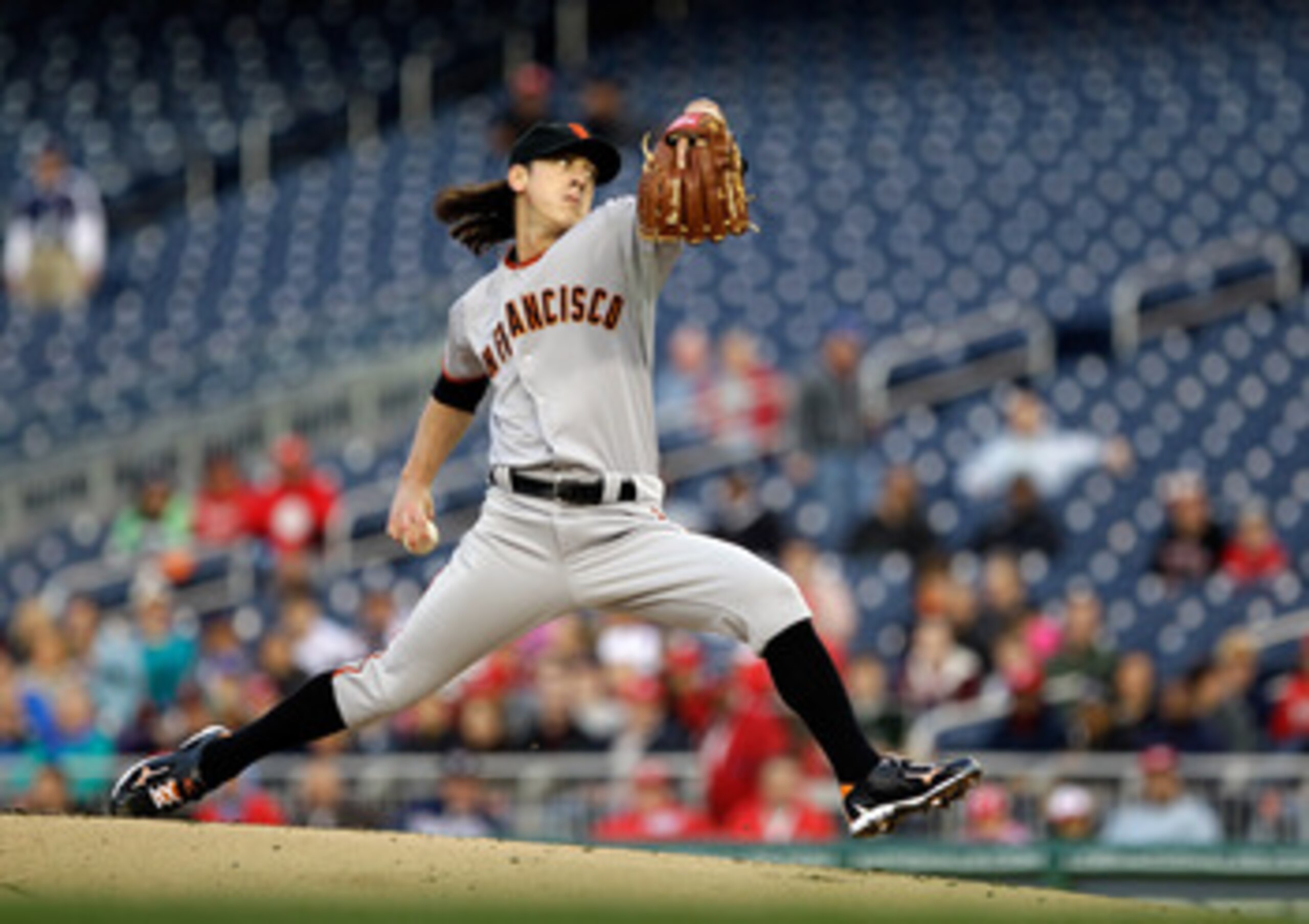 WASHINGTON, DC - APRIL 29:  Starting pitcher Tim Lincecum #55 of the San Francisco Giants delivers to a Washington Nationals batter at Nationals Park on April 29, 2011 in Washington, DC.  (Photo by Rob Carr/Getty Images)