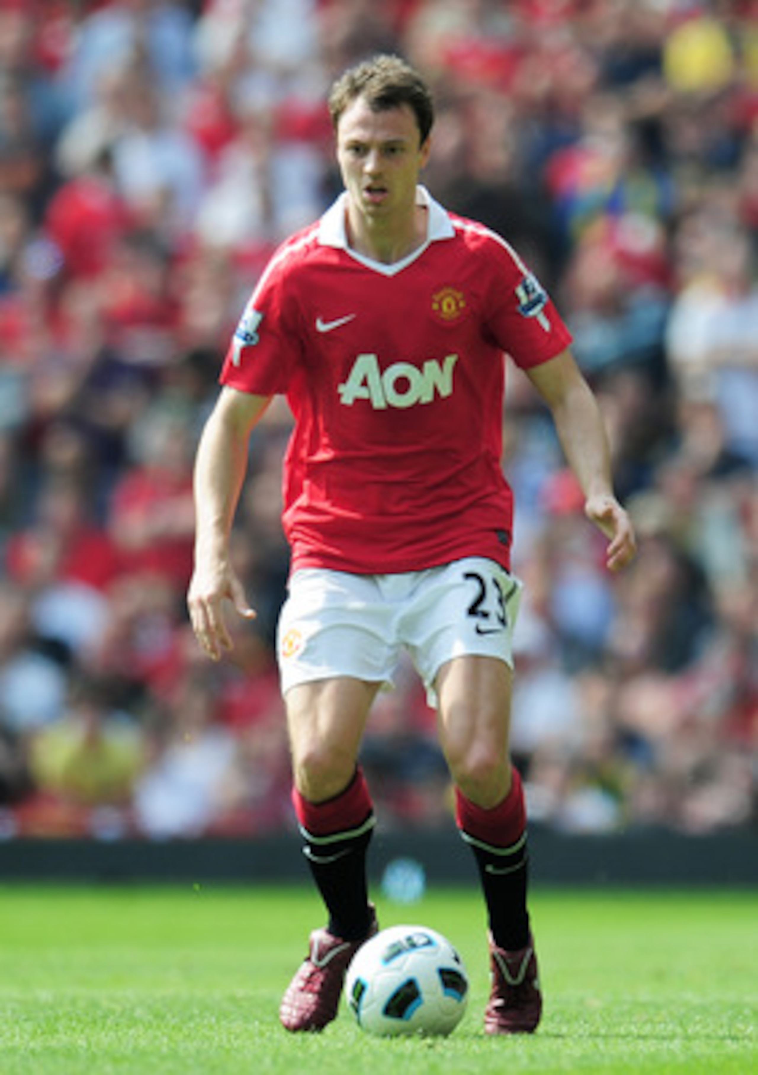 MANCHESTER, ENGLAND - APRIL 23:  Jonny Evans of Manchester United in action during the Barclays Premier League match between Manchester United and Everton at Old Trafford on April 23, 2011 in Manchester, England.  (Photo by Shaun Botterill/Getty Images)