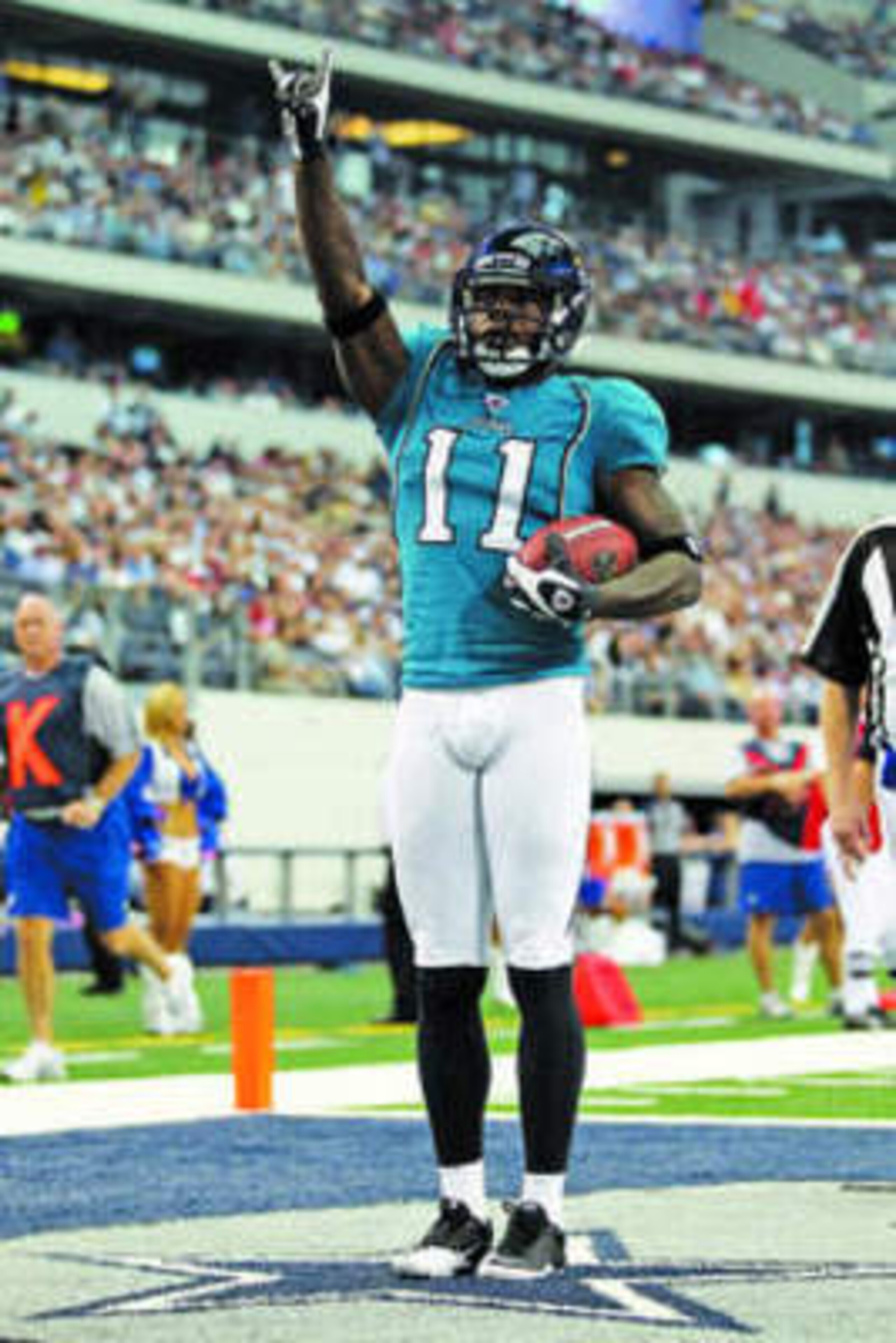 At 6-2 and about 200 pounds, the Jaguars’ Mike Sims-Walker could fill the hole the Bears have at wide receiver. | Ronald Martinez~Getty Images