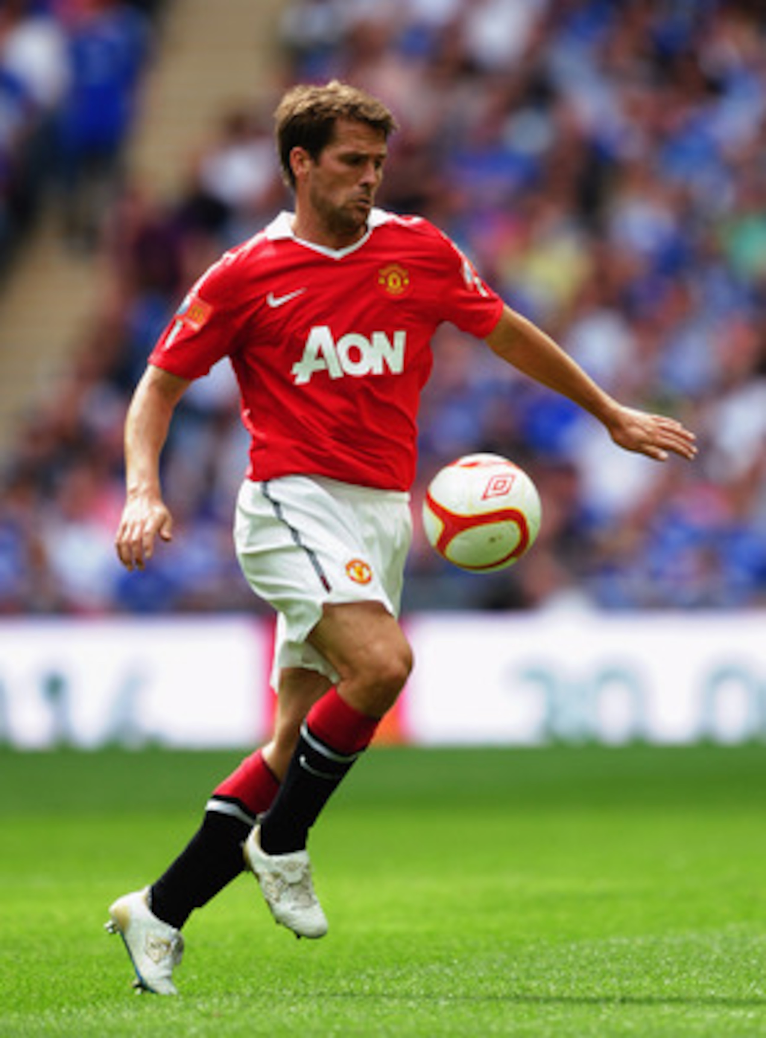 LONDON, ENGLAND - AUGUST 08: Michael Owen of Manchester United in action during the FA Community Shield match between Chelsea and Manchester United at Wembley Stadium on August 8, 2010 in London, England. (Photo by Laurence Griffiths/Getty Images) LONDON, ENGLAND - AUGUST 08: Michael Owen of Manchester United in action during the FA Community Shield match between Chelsea and Manchester United at Wembley Stadium on August 8, 2010 in London, England. (Photo by Laurence Griffiths/Getty Images)