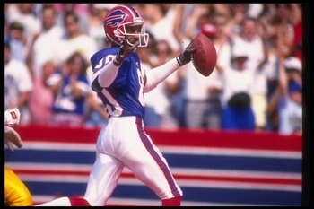 8 Sep 1991: Wide receiver James Lofton of the Buffalo Bills scores a touchdown during a game against the Pittsburgh Steelers at Rich Stadium in Orchard Park, New York. The Bills won the game, 52-34.