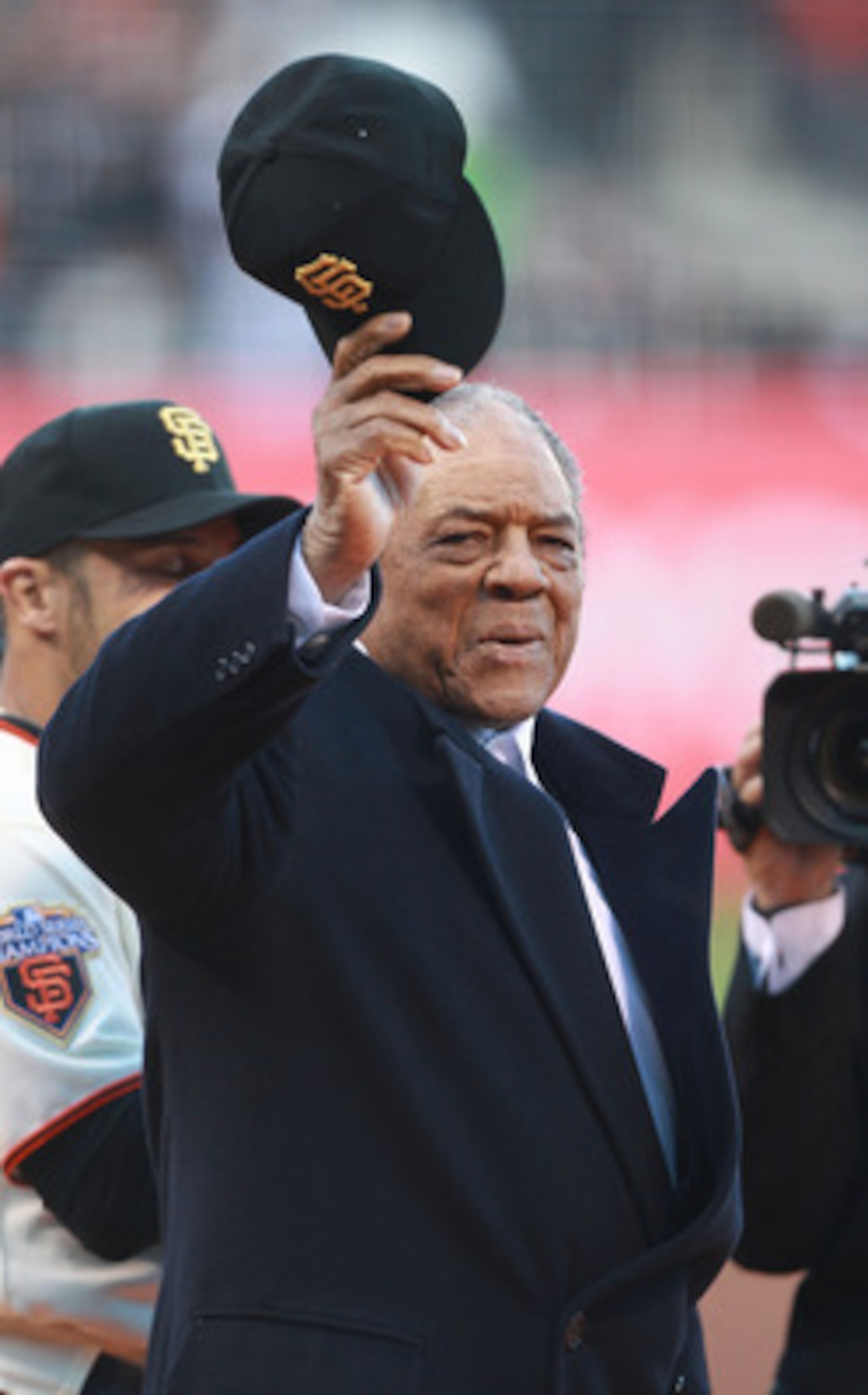 SAN FRANCISCO, CA - APRIL 09: Former Gmember of the San Francisco Giants Willie Mays waves to the crowd before recieving his World Series against the St. Louis Cardinals at AT&T Park on April 9, 2011 in San Francisco, California. (Photo by Jed Jacobsoh SAN FRANCISCO, CA - APRIL 09: Former Gmember of the San Francisco Giants Willie Mays waves to the crowd before recieving his World Series against the St. Louis Cardinals at AT&T Park on April 9, 2011 in San Francisco, California. (Photo by Jed Jacobsoh