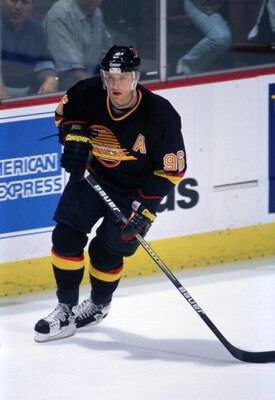 18 OCT 1995:  VANCOUVER RIGHT WING PAVEL BURE CONTROLS THE PUCK DURING THE CANUCKS 5-1 VICTORY OVER THE MIGHTY DUCKS OF ANAHEIM AT THE ARROWHEAD POND IN ANAHEIM, CALIFORNIA. Mandatory Credit: Glenn Cratty/ALLSPORT