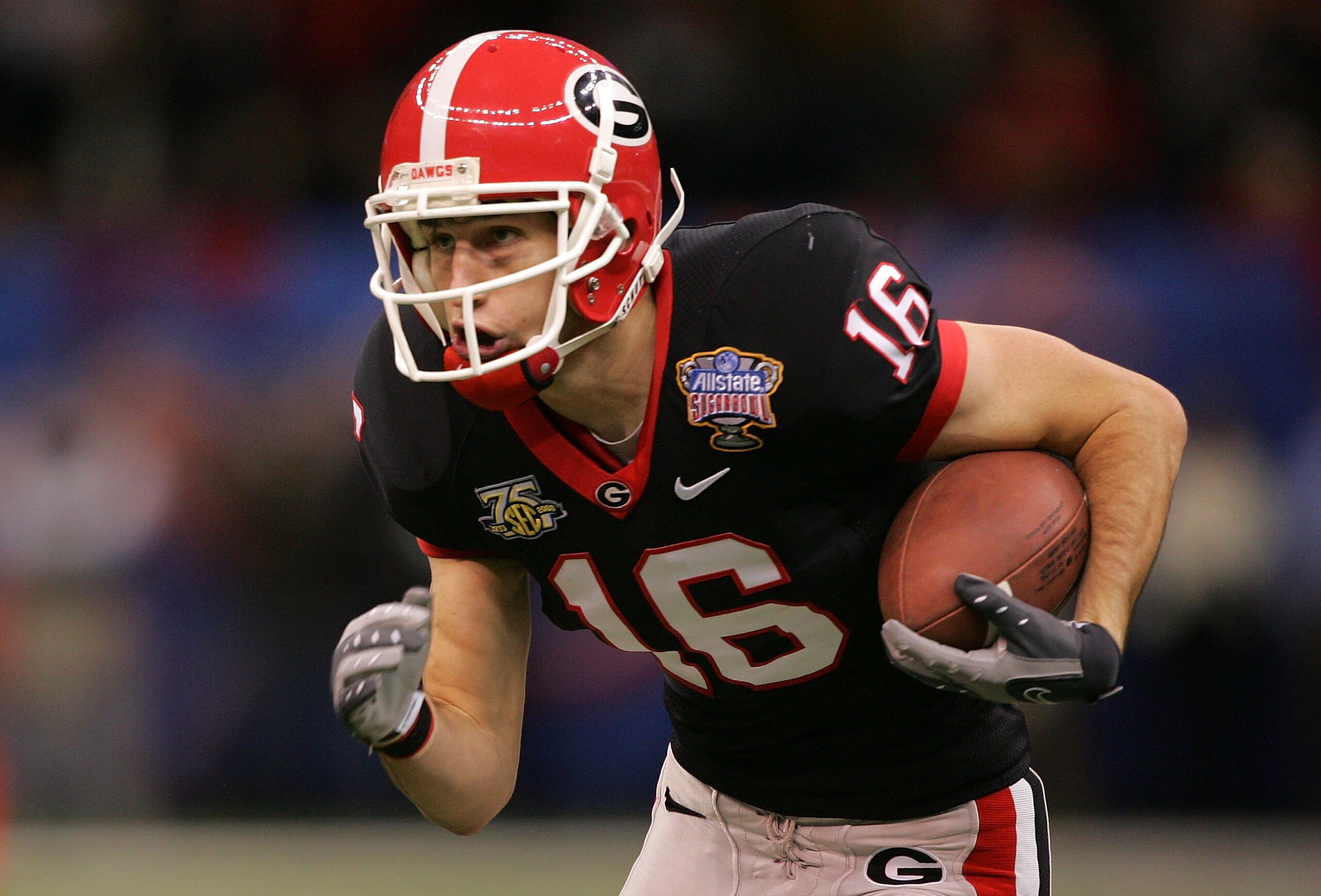 NEW ORLEANS - JANUARY 01:  Kris Durham #16 of the Georgia Bulldogs runs for yards after the catch against the Hawai'i Warriors during the Allstate Sugar Bowl at the Louisiana Superdome on January 1, 2008 in New Orleans, Louisiana.  (Photo by Matthew Stock