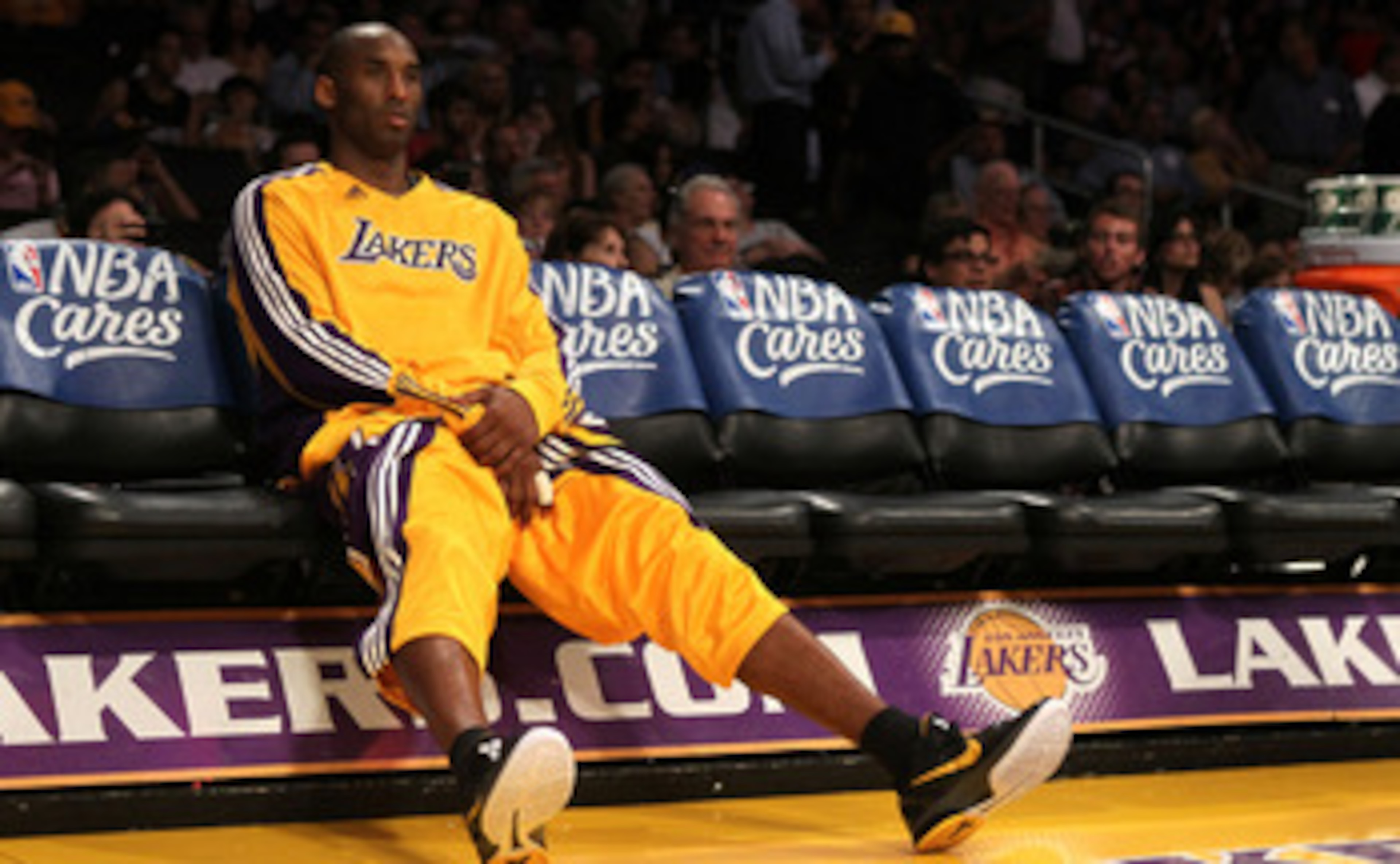 LOS ANGELES, CA - MAY 04:  Kobe Bryant #24 of the Los Angeles Lakers sits on the bench alone before the start of the third quarter against the Dallas Mavericks in Game Two of the Western Conference Semifinals in the 2011 NBA Playoffs at Staples Center on