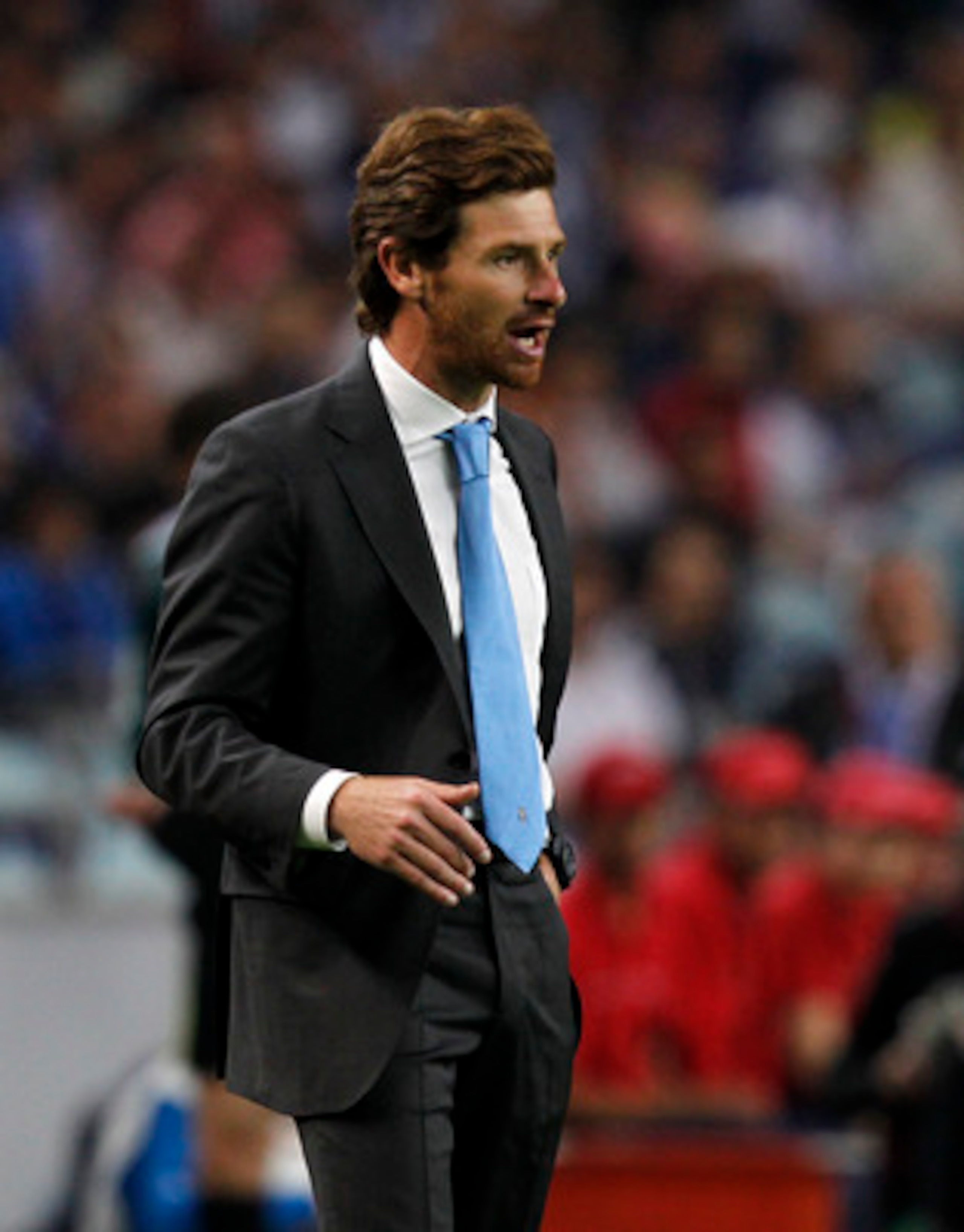 PORTO, PORTUGAL - APRIL 28: Head coach Andre Villas Boas of FC Porto reacts during the UEFA Europa League semi final first leg match between FC Porto and Villarreal at Estadio do Dragao on April 28, 2011 in Porto, Portugal.  (Photo by Angel Martinez/Getty