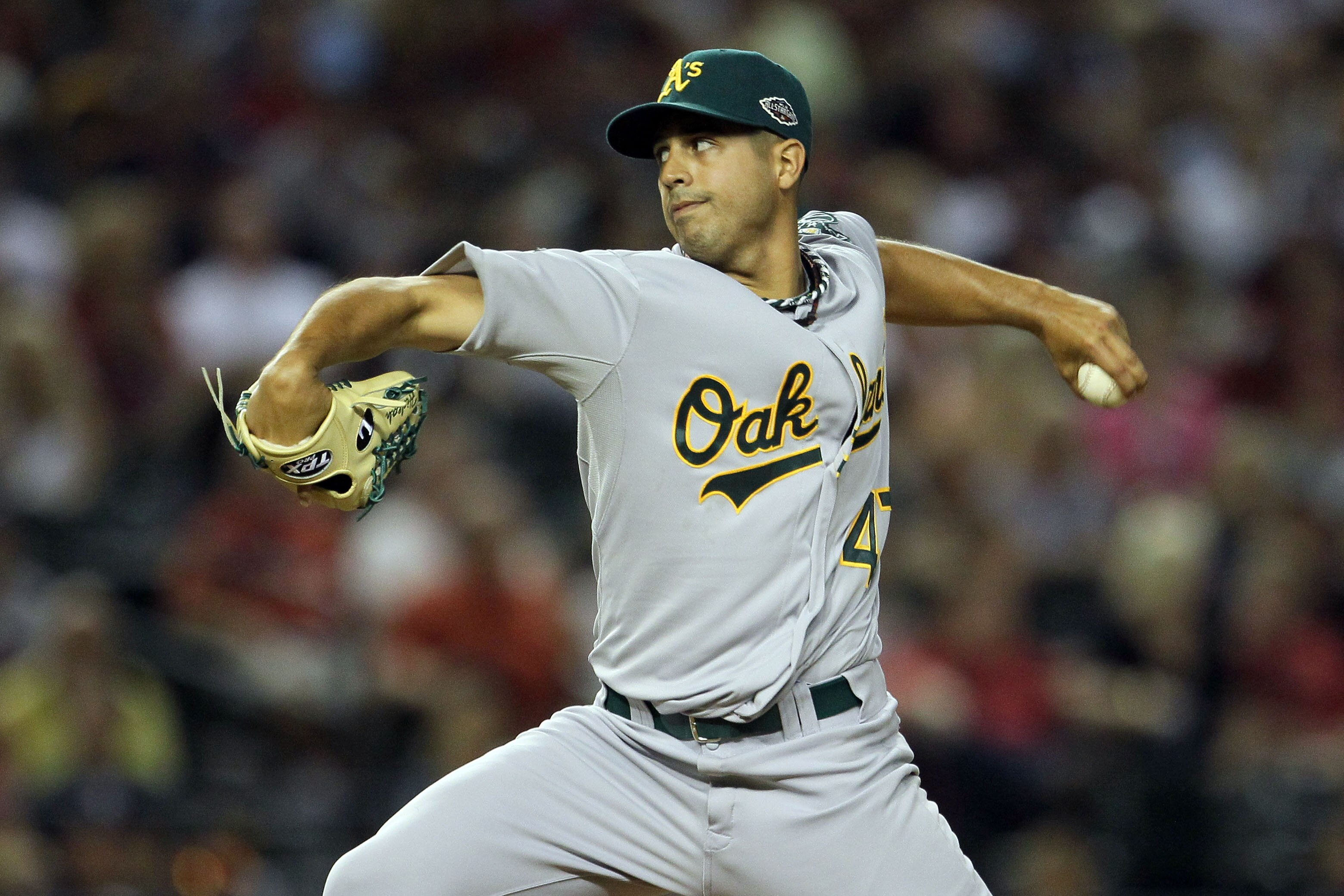 PHOENIX, AZ - JULY 12:  American League All-Star Gio Gonzalez #47 of the Oakland Athletics throws a pitch in the eighth inning of the 82nd MLB All-Star Game at Chase Field on July 12, 2011 in Phoenix, Arizona.  (Photo by Jeff Gross/Getty Images)