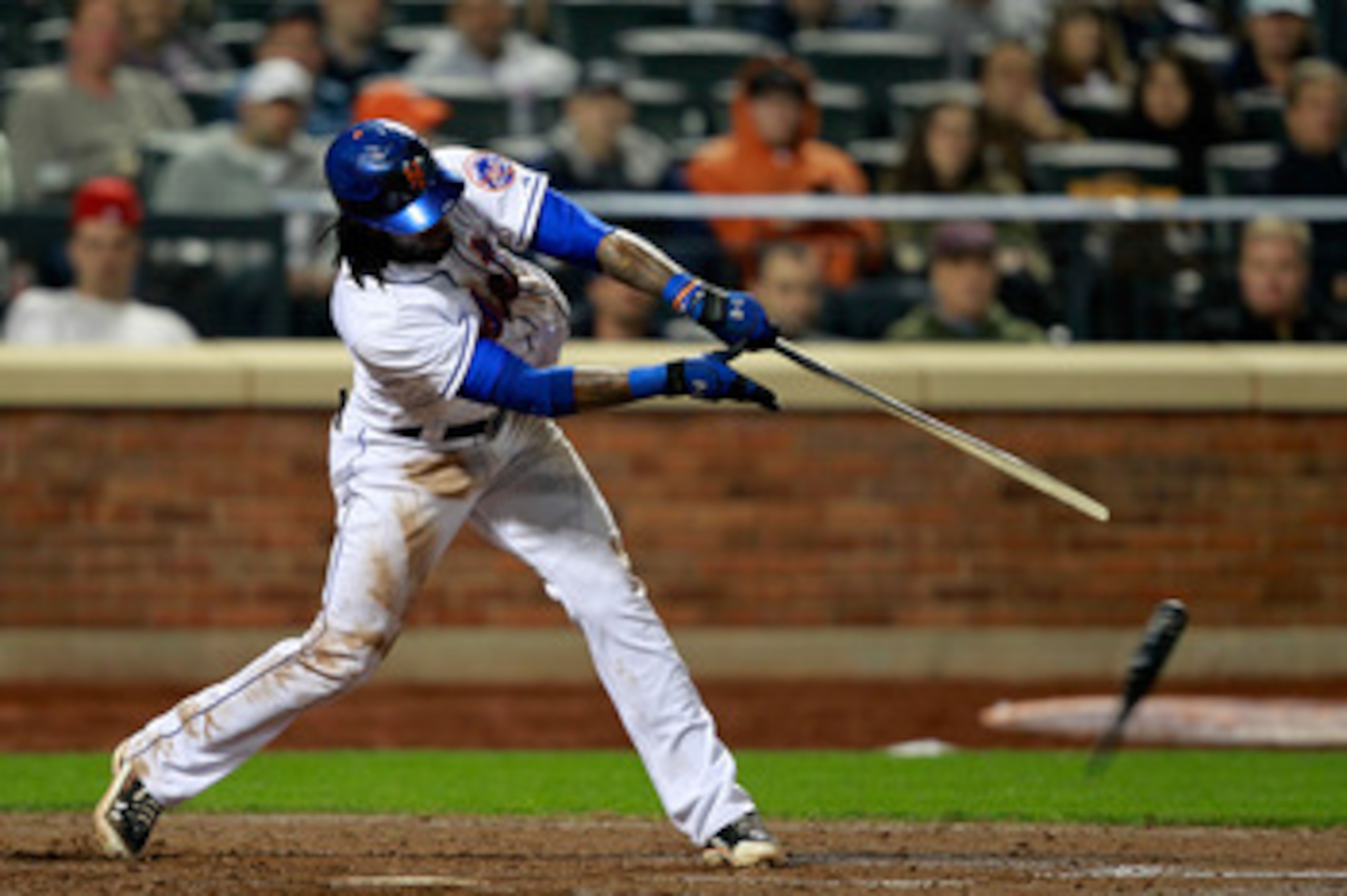 NEW YORK, NY - MAY 03:  Jose Reyes #7 of the New York Mets breaks his bat on a single hit in the sixth inning to score Jason Pridie #20 against the San Francisco Giants at Citi Field on May 3, 2011 in the Flushing neighborhood of the Queens borough of New
