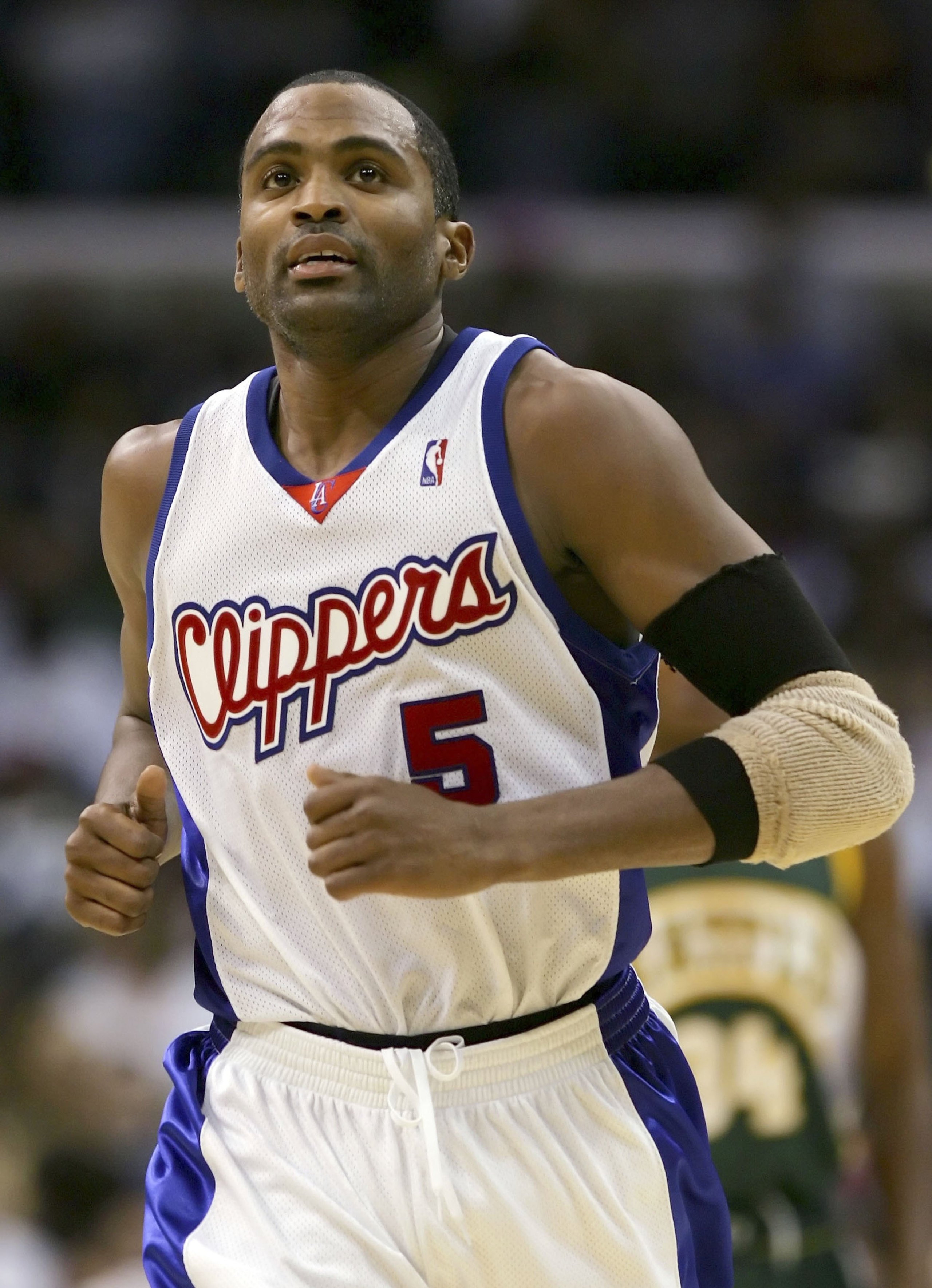 LOS ANGELES - OCTOBER 21:   Cuttino Mobley #5 of the Los Angeles Clippers looks up at the scoreboard during the game against the Seattle SuperSonics on October 21, 2006 at Staples Center in Los Angeles, California. The Clippers won 86-82.  NOTE TO USER: U
