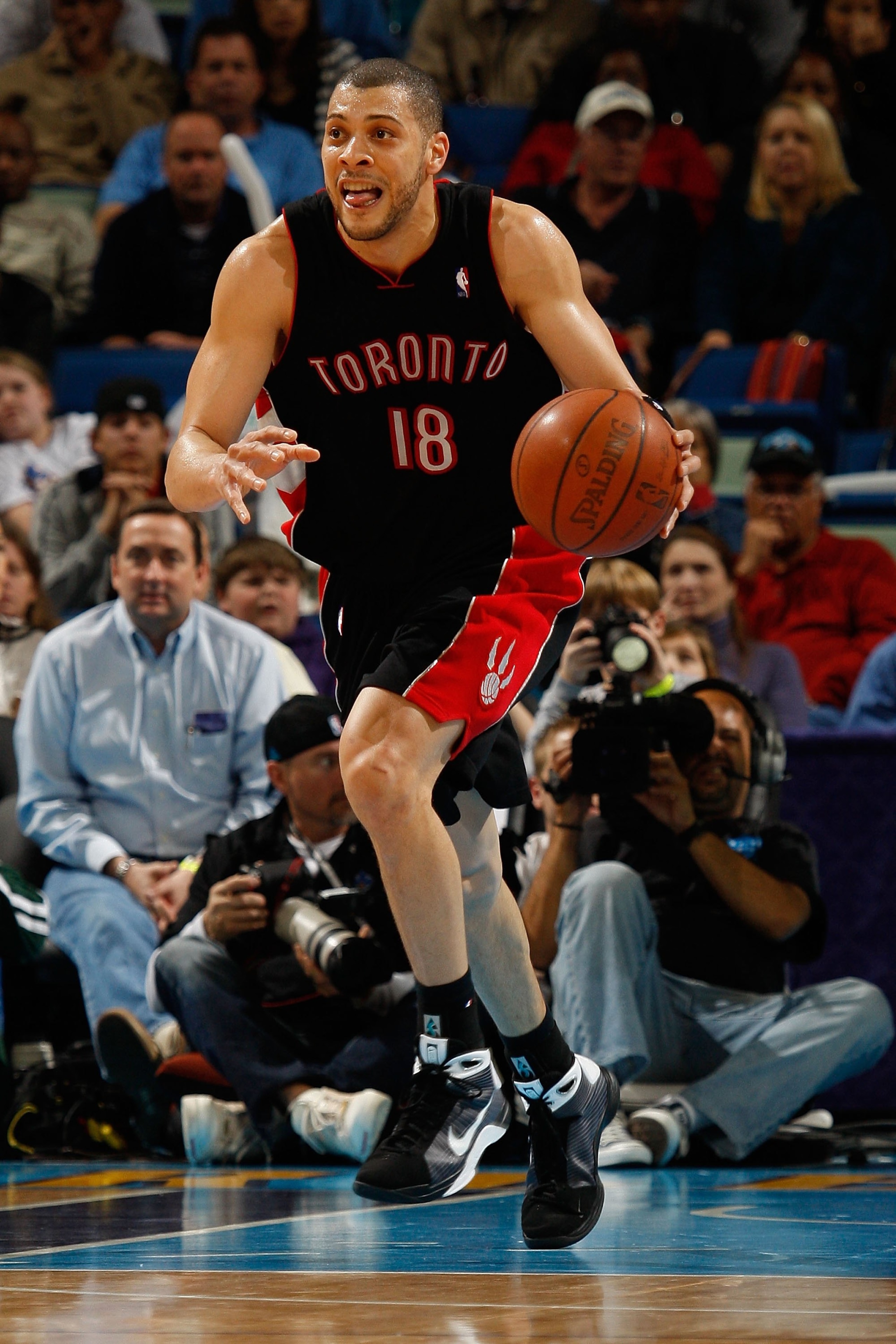 NEW ORLEANS - FEBRUARY 06:  Anthony Parker #18 of the Toronto Raptors dribbles during the game against the New Orleans Hornets on February 6, 2009 in New Orleans, Louisiana.  NOTE TO USER: User expressly acknowledges and agrees that, by downloading and/or