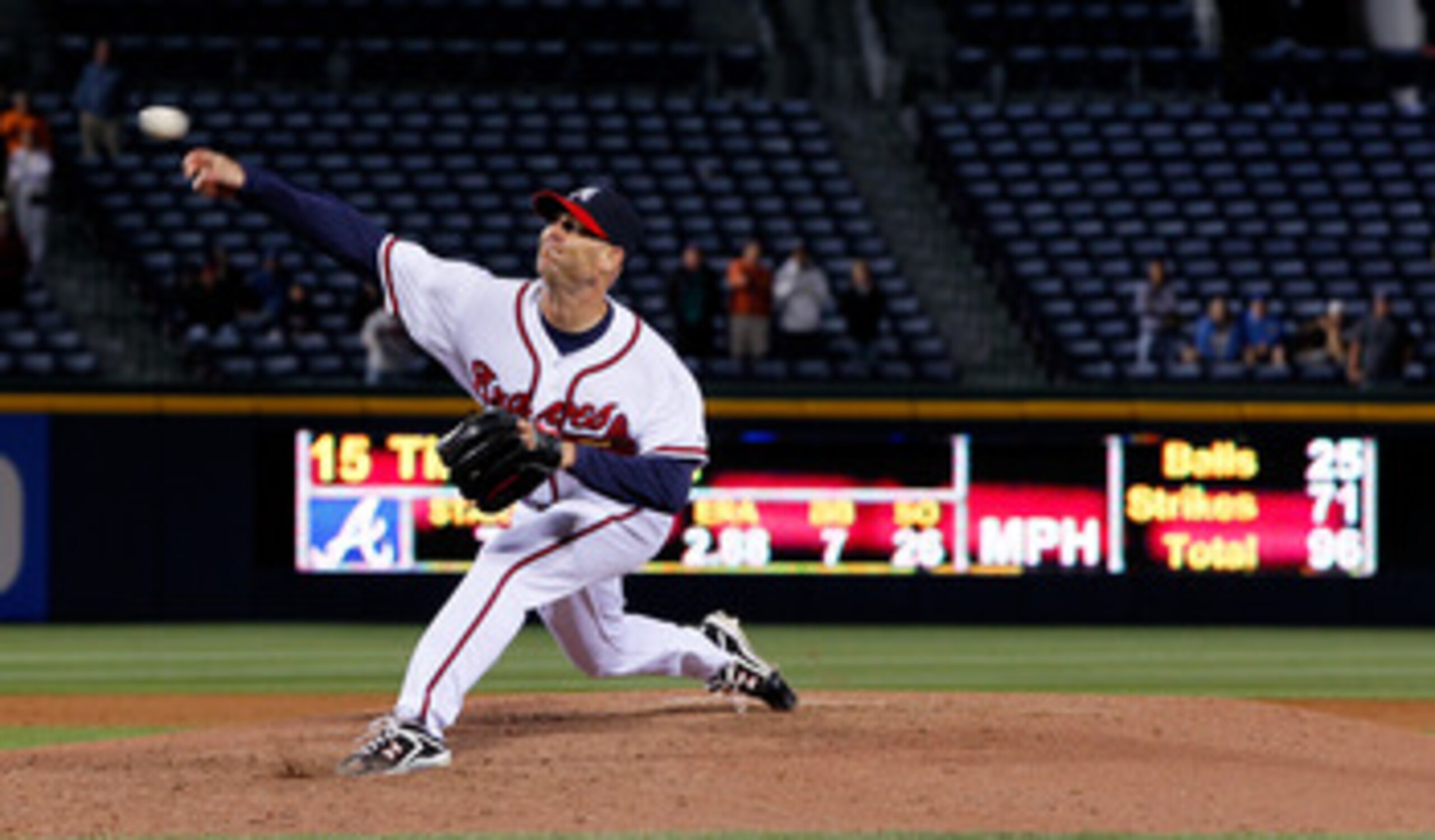 ATLANTA, GA - MAY 04:  Tim Hudson #15 of the Atlanta Braves pitches in the ninth inning against the Milwaukee Brewers at Turner Field on May 4, 2011 in Atlanta, Georgia.  (Photo by Kevin C. Cox/Getty Images)
