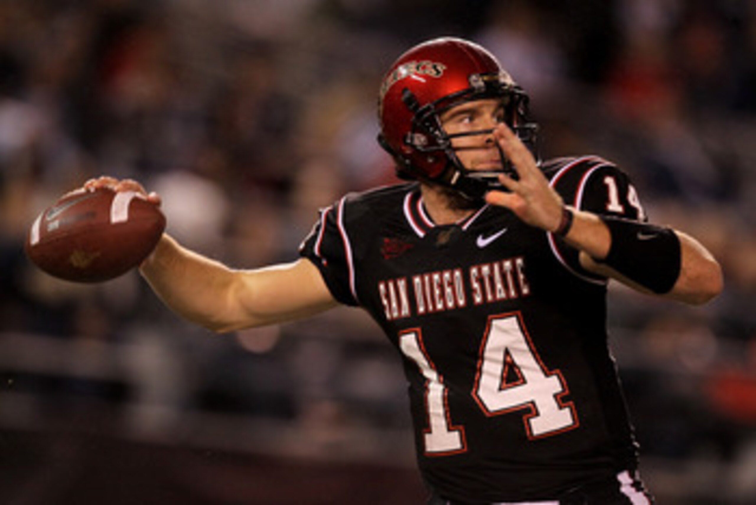 SAN DIEGO - NOVEMBER 20: Quarterback Ryan Lindley #14 of the San Deigo State Aztecs throws a pass against the Utah Utes at Qualcomm Stadium on November 20, 2010 in San Diego, California.  (Photo by Stephen Dunn/Getty Images)