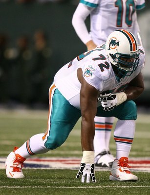 EAST RUTHERFORD, NJ - DECEMBER 28:  Vernon Carey #72 of the Miami Dolphins in action against the New York Jets during their game on December 28, 2008 at Giants Stadium in East Rutherford, New Jersey.  (Photo by Al Bello/Getty Images)