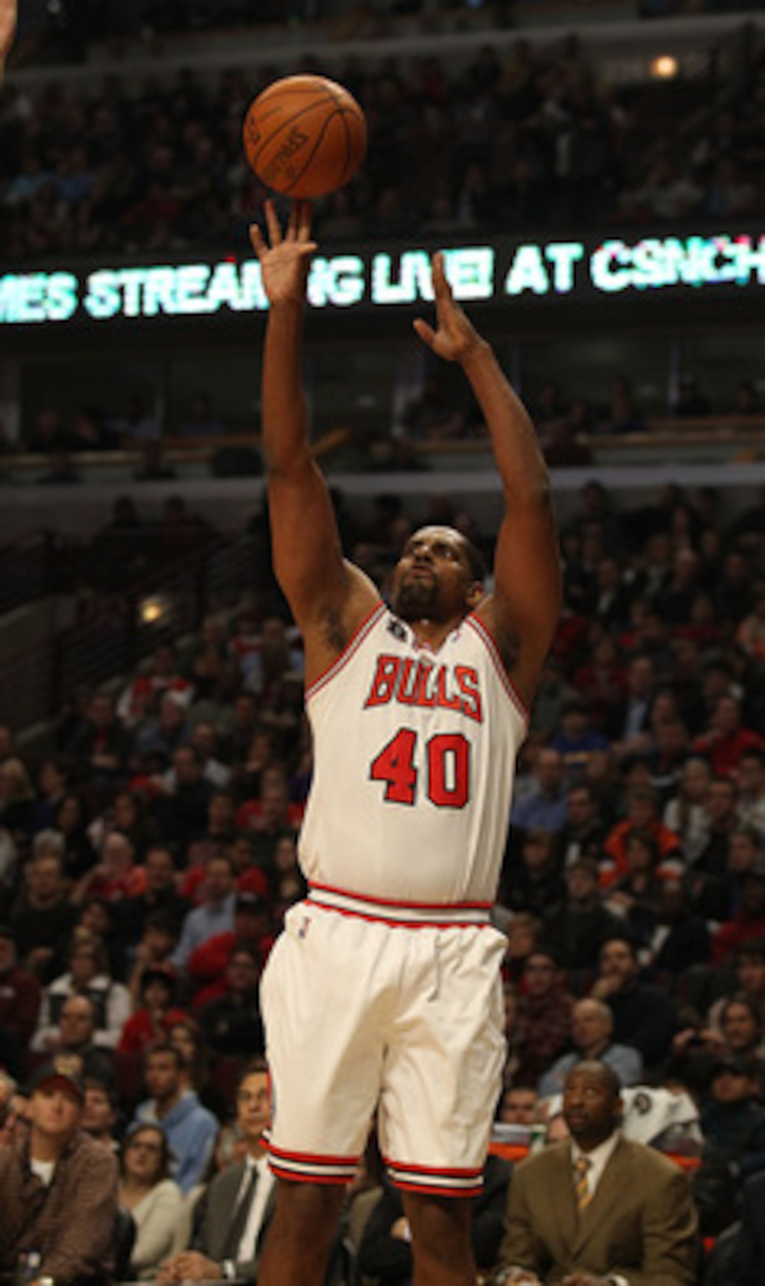 CHICAGO, IL - DECEMBER 28: Kurt Thomas #40 of the Chicago Bulls puts up a shot against the Milwaukee Bucks at the United Center on December 28, 2010 in Chicago, Illinois. The Bulls defeated the Bucks 90-77. NOTE TO USER: User expressly acknowledges and ag