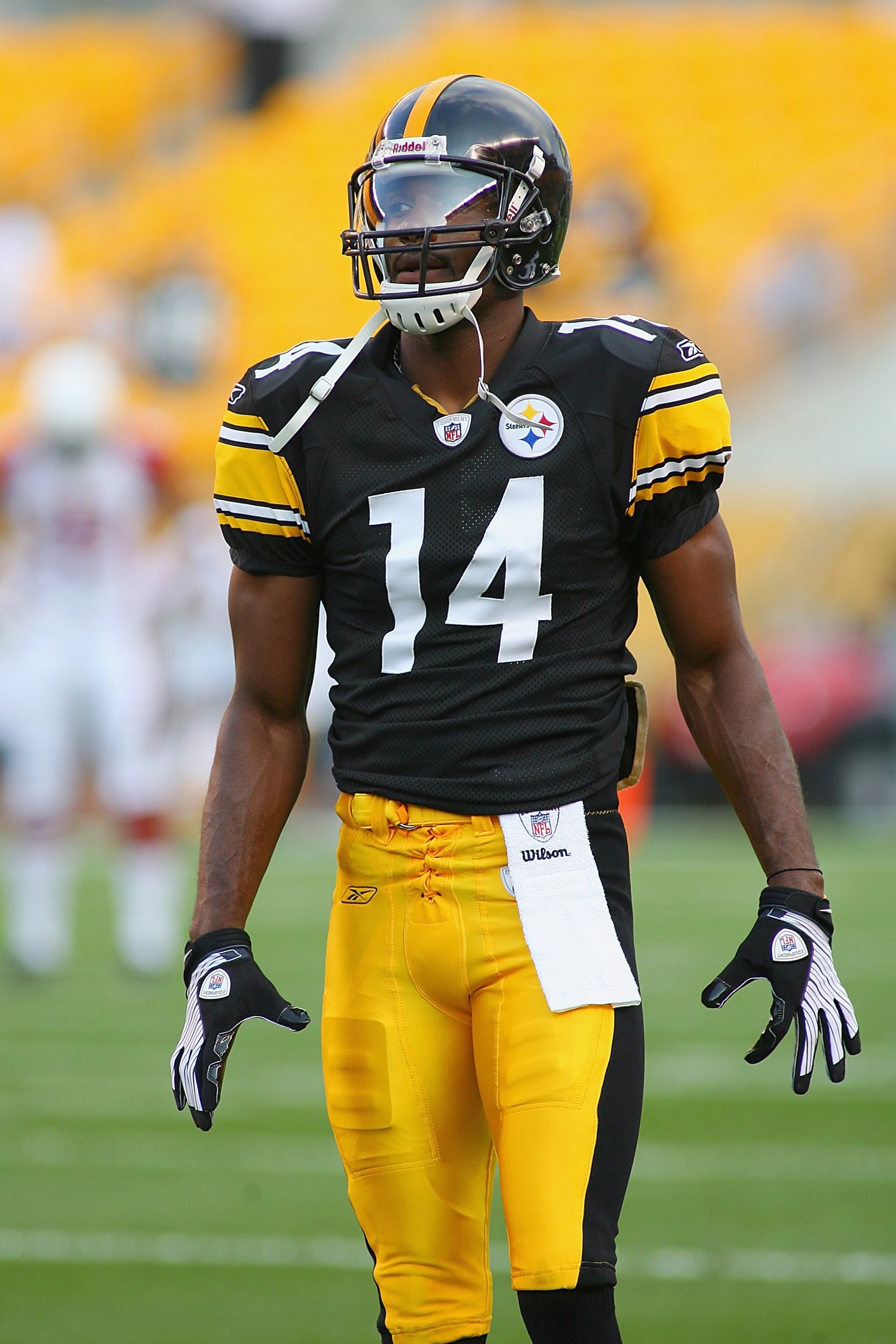PITTSBURGH - AUGUST 13:  Limas Sweed #14 of the Pittsburgh Steelers warms up prior to the preseason NFL game against the Arizona Cardinals at Heinz Field on August 13, 2009 in Pittsburgh, Pennsylvania.  The Steelers won 20-10.  (Photo by Rick Stewart/Gett