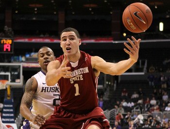 LOS ANGELES, CA - MARCH 10:  Klay Thompson #1 of the Washington State Cougars goes after the ball in front of Isaiah Thomas #2 of the Washington Huskies in the second half in the quarterfinals of the 2011 Pacific Life Pac-10 Men's Basketball Tournament at