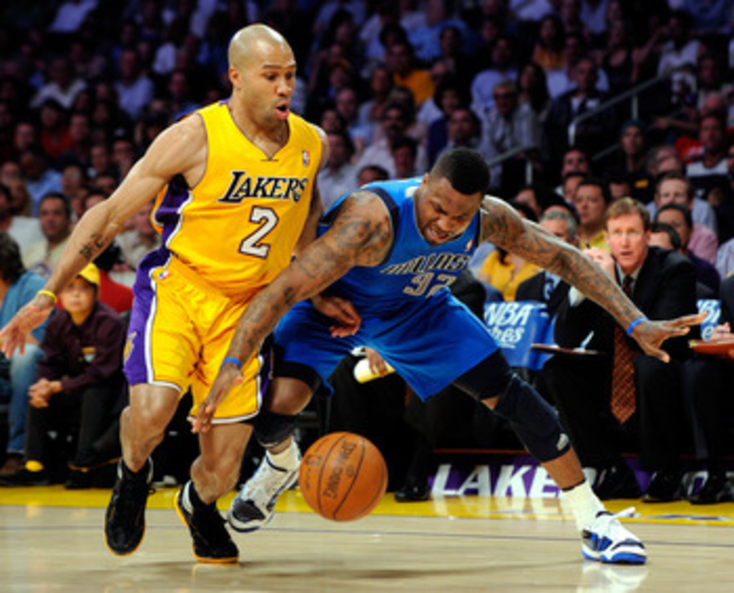 LOS ANGELES, CA - MAY 04:  DeShawn Stevenson #92 of the Dallas Mavericks boxes out Derek Fisher #2 of the Los Angeles Lakers from the ball in the first quarter in Game Two of the Western Conference Semifinals in the 2011 NBA Playoffs at Staples Center on