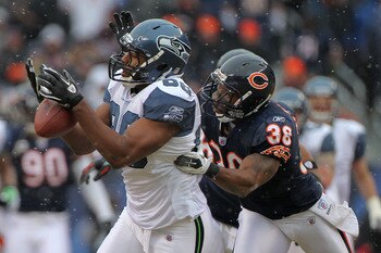 CHICAGO, IL - JANUARY 16: Cameron Morrah #88 of the Seattle Seahawks is unable to make a catch against Danieal Manning #38 of the Chicago Bears in the first quarter of the 2011 NFC divisional playoff game at Soldier Field on January 16, 2011 in Chicago, CHICAGO, IL - JANUARY 16: Cameron Morrah #88 of the Seattle Seahawks is unable to make a catch against Danieal Manning #38 of the Chicago Bears in the first quarter of the 2011 NFC divisional playoff game at Soldier Field on January 16, 2011 in Chicago,