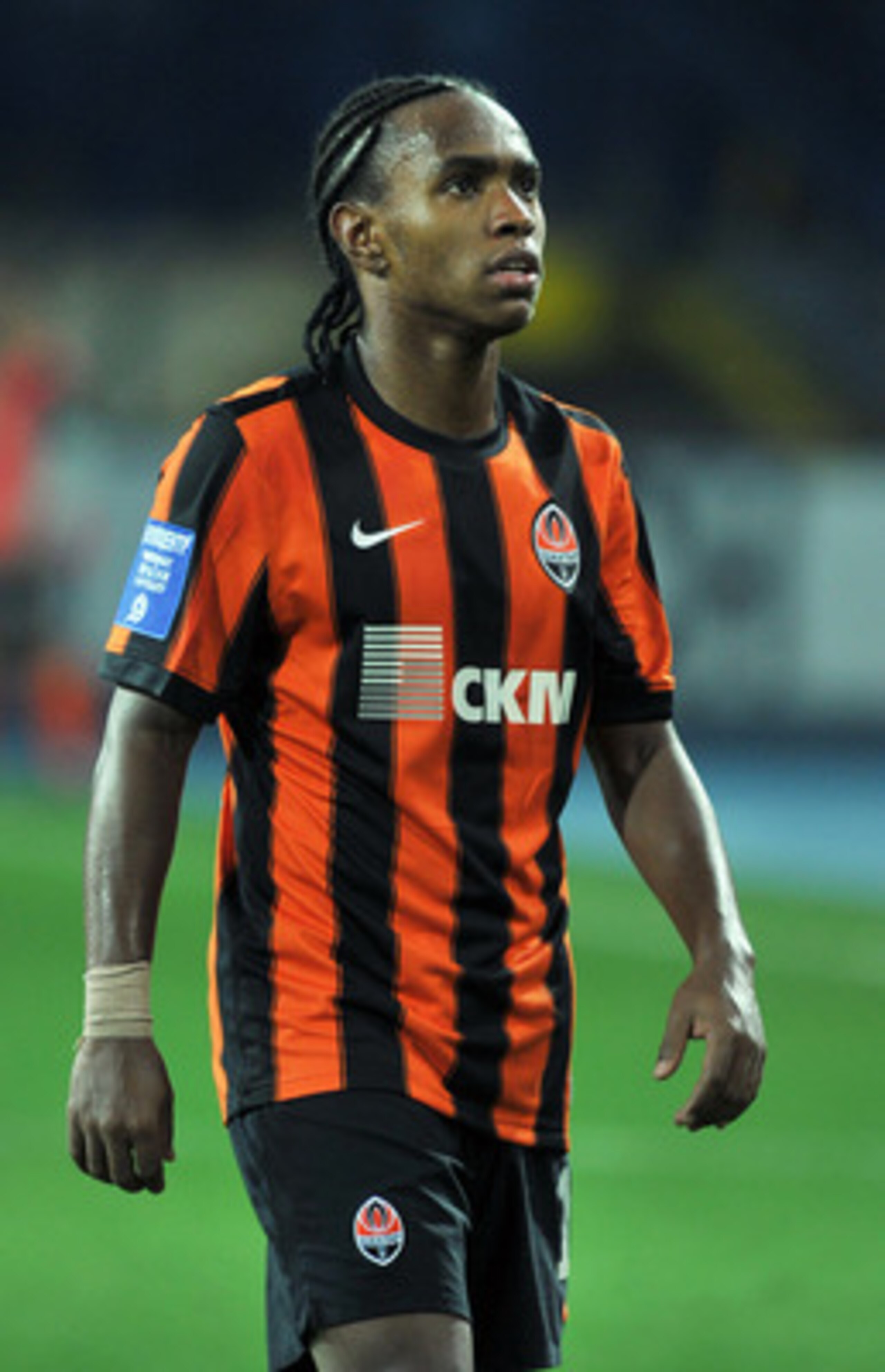 KHARKIV, UKRAINE - SEPTEMBER 25: Willian of Shakhtar Donetsk in action during the Russian Premier League match between Metalist Kharkiv and Shakhtar Donetsk at the Metalist Stadium on September 25, 2010 in Kharkiv, Ukraine. (Photo by EuroFootball/Gett KHARKIV, UKRAINE - SEPTEMBER 25: Willian of Shakhtar Donetsk in action during the Russian Premier League match between Metalist Kharkiv and Shakhtar Donetsk at the Metalist Stadium on September 25, 2010 in Kharkiv, Ukraine. (Photo by EuroFootball/Gett