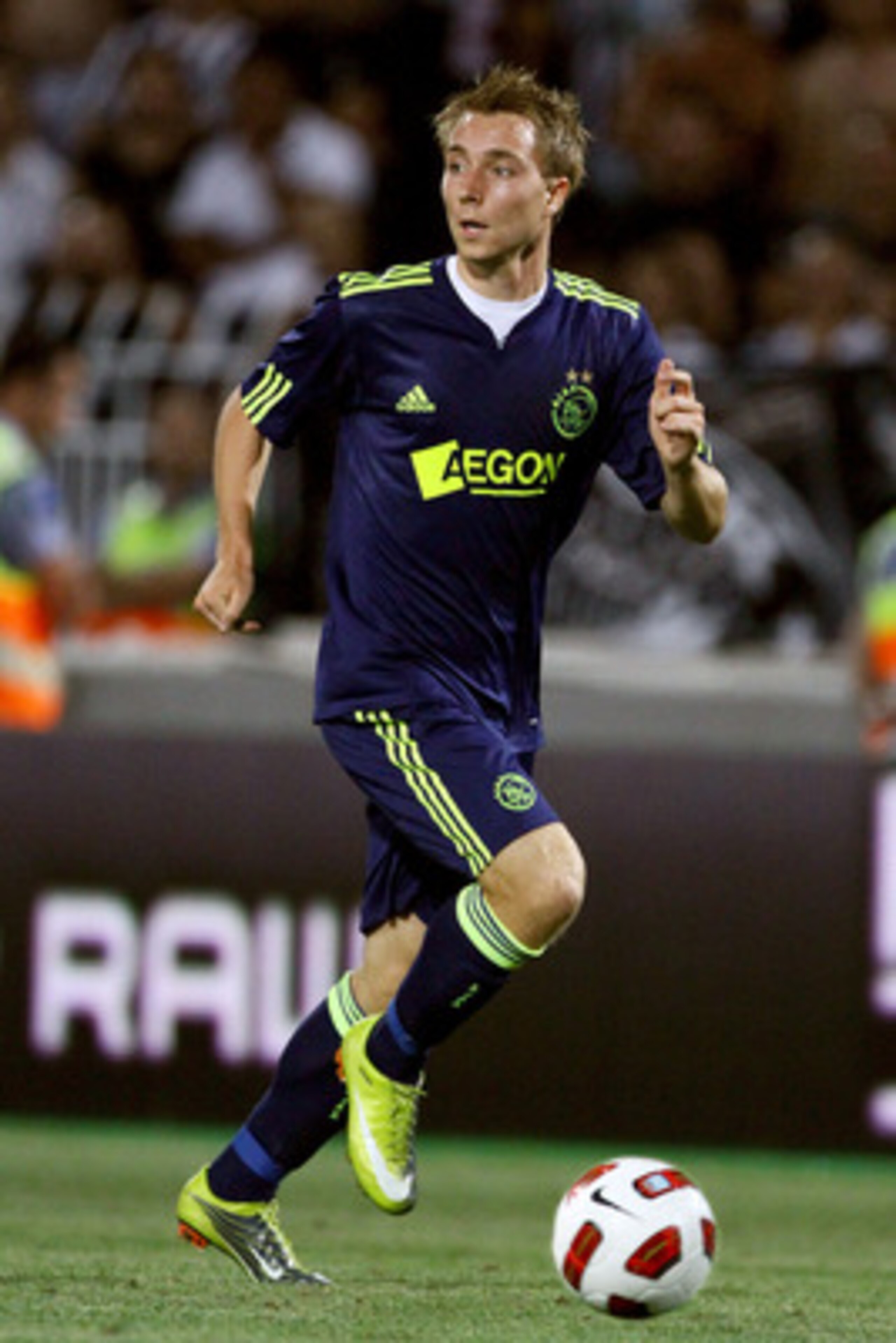 THESSALONIKI, GREECE - AUGUST 04: Christian Eriksen of Ajax with the ball during the Uefa Champions League qualifying match between Paok and Ajax at Toumba Stadium on August 4, 2010 in Thessaloniki, Greece. (Photo by Getty Images/Getty Images) THESSALONIKI, GREECE - AUGUST 04: Christian Eriksen of Ajax with the ball during the Uefa Champions League qualifying match between Paok and Ajax at Toumba Stadium on August 4, 2010 in Thessaloniki, Greece. (Photo by Getty Images/Getty Images)
