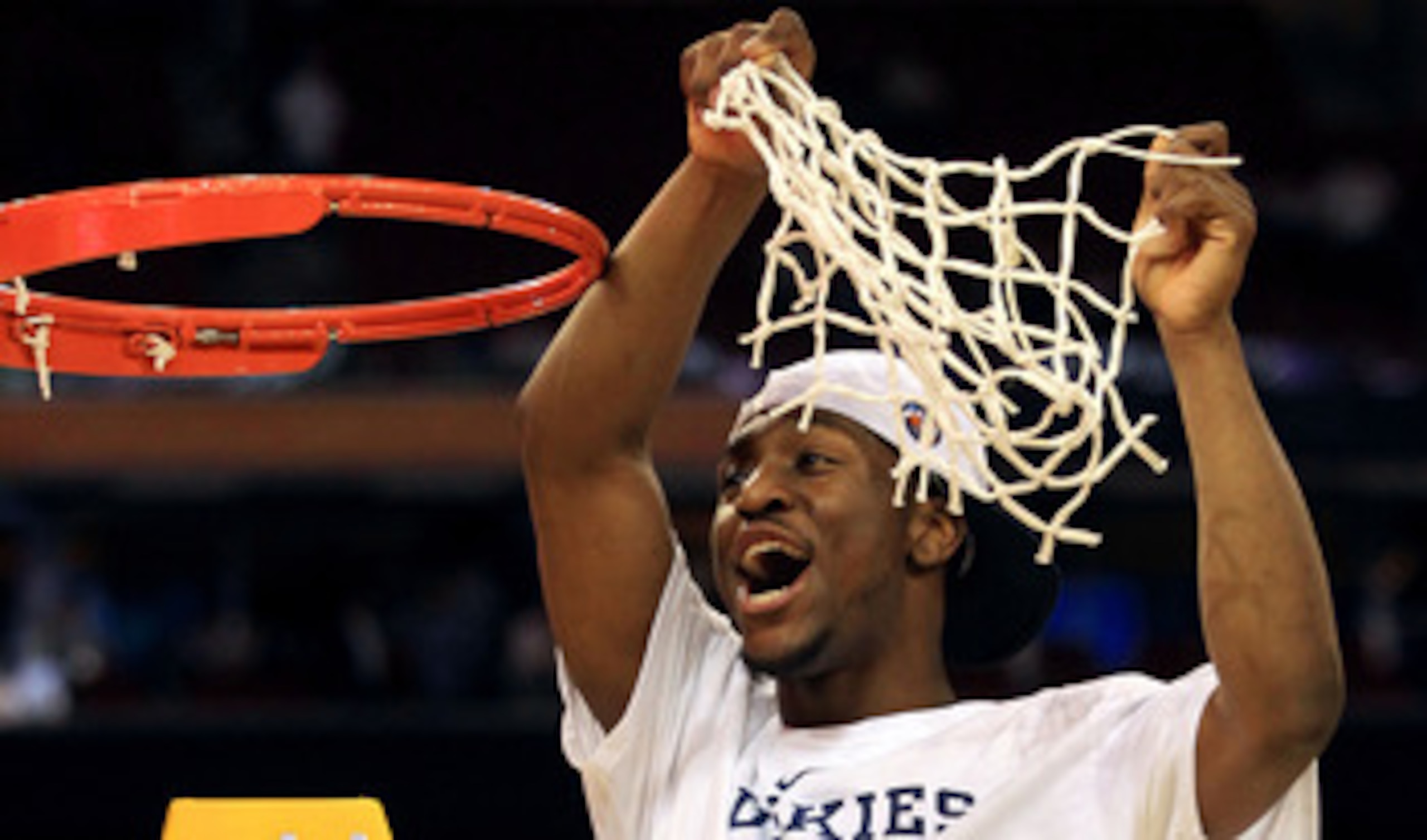 Walker cutting down the net