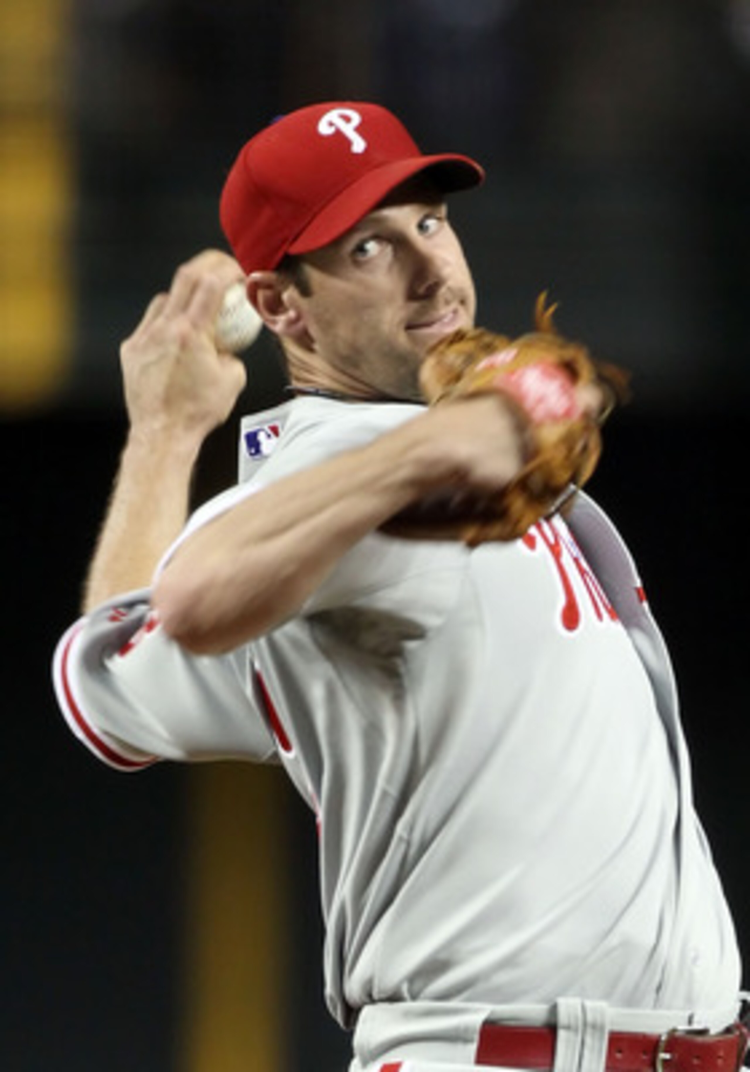 PHOENIX, AZ - APRIL 25:  Starting pitcher Cliff Lee #33 of the Philadelphia Phillies pitches against the Arizona Diamondbacks during the Major League Baseball game at Chase Field on April 25, 2011 in Phoenix, Arizona.  The Diamondbacks defeated the Philli
