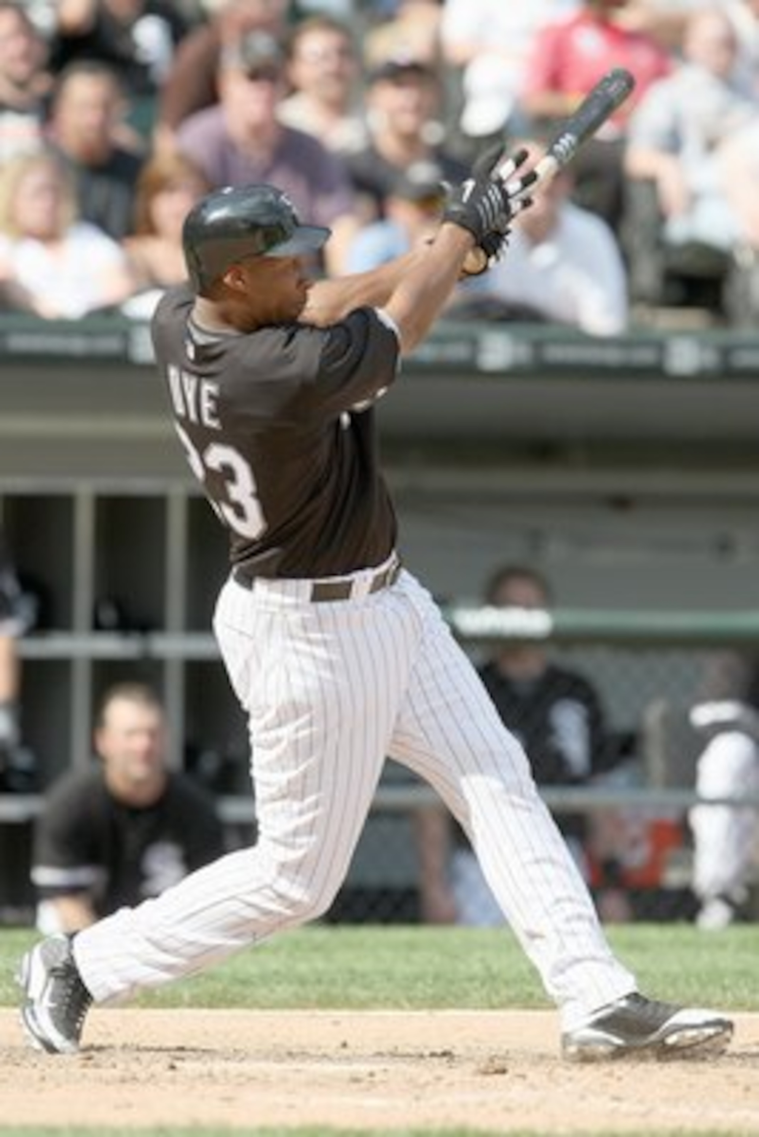 CHICAGO - JUNE 8:  Jermaine Dye #23 of the Chicago White Sox swings at the pitch against the Detroit Tigers at U.S. Cellular Field on June 8, 2009 in Chicago, Illinois. (Photo by Jonathan Daniel/Getty Images)