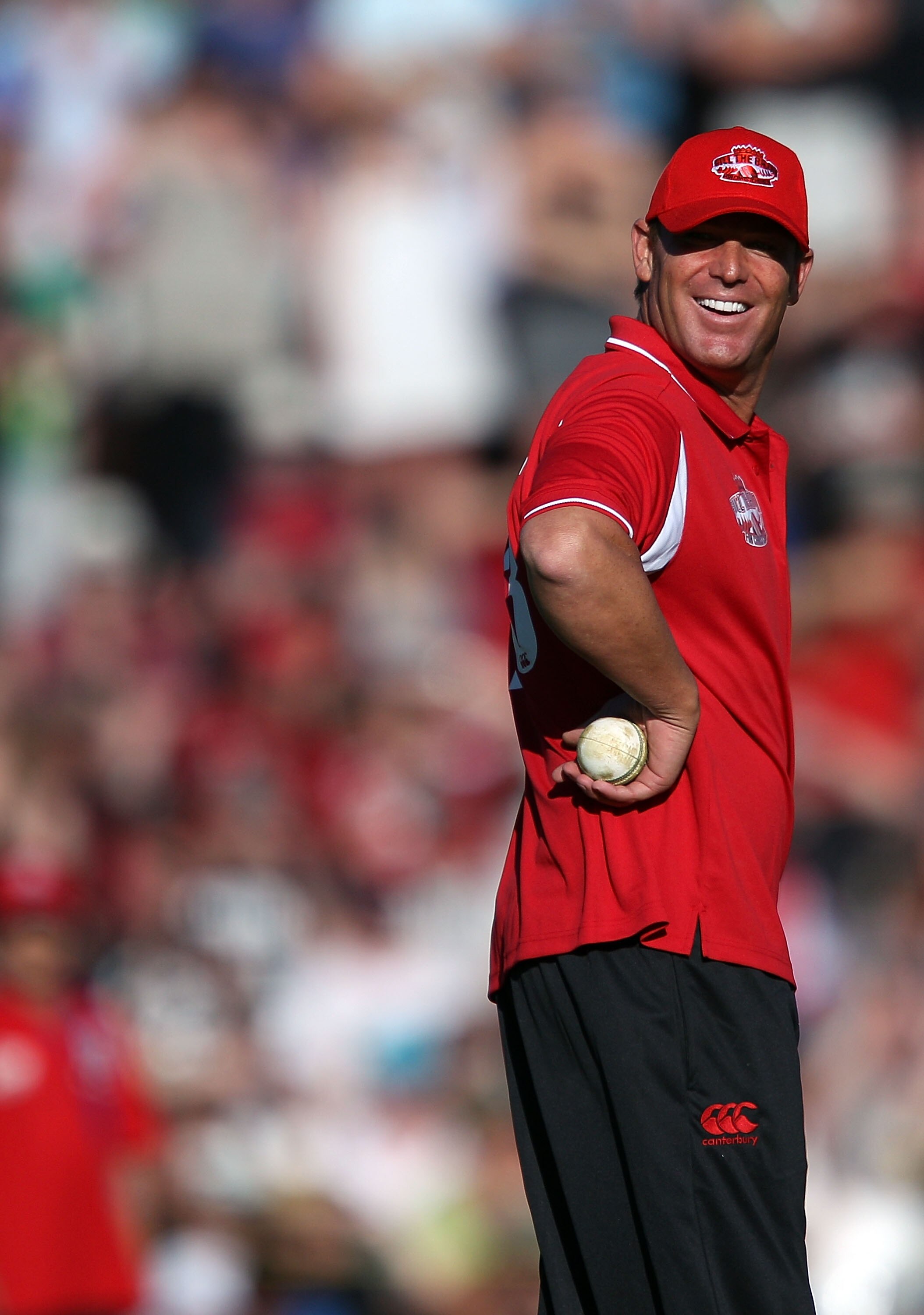 WELLINGTON, NEW ZEALAND - MARCH 13:  Shane Warne enjoys a laugh during the Christchurch Earthquake Relief Charity Twenty20 match at Basin Reserve on March 13, 2011 in Wellington, New Zealand.  (Photo by Hagen Hopkins/Getty Images)