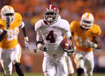 KNOXVILLE, TN - OCTOBER 23:  Marquis Maze #4 of the Alabama Crimson Tide runs with the ball during the SEC game against the Tennessee Volunteers at Neyland Stadium on October 23, 2010 in Knoxville, Tennessee.  (Photo by Andy Lyons/Getty Images)