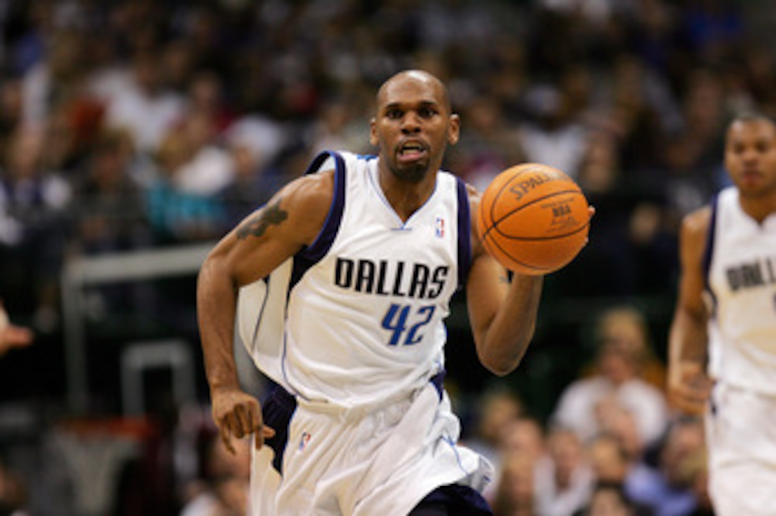 DALLAS - FEBRUARY 7:  Jerry Stackhouse #42 of the Dallas Mavericks dribbles against the Memphis Grizzlies on February 7, 2007 at American Airlines Center in Dallas, Texas. The Mavs won 113-97.  NOTE TO USER: User expressly acknowledges and agrees that, by