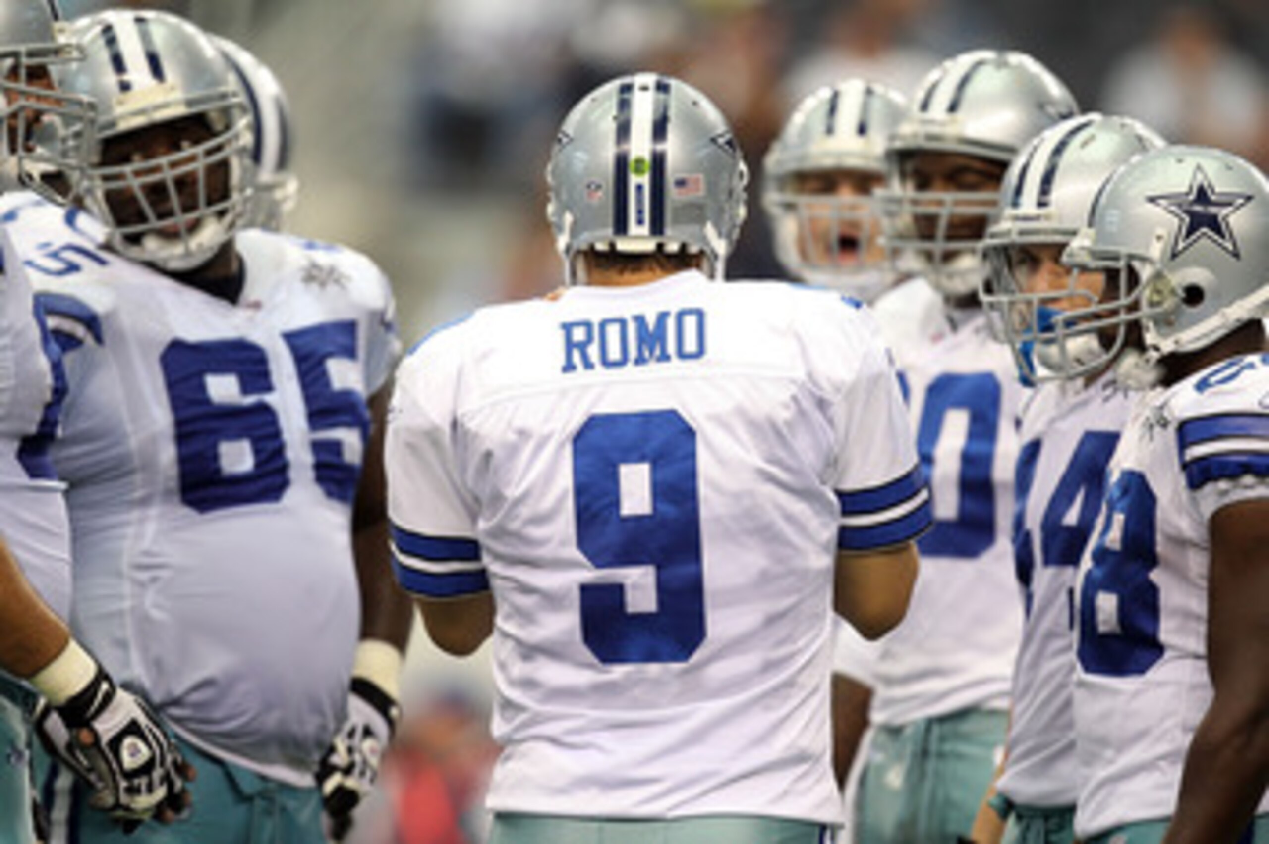 ARLINGTON, TX - SEPTEMBER 19:  Quarterback Tony Romo #9 of the Dallas Cowboys at Cowboys Stadium on September 19, 2010 in Arlington, Texas.  (Photo by Ronald Martinez/Getty Images)