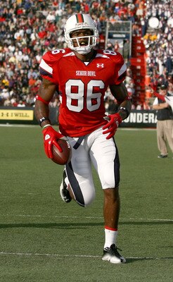 MOBILE, AL - JANUARY 29: Wide receiver Leonard Hankerson #86 South Team scores a touchdwon against the North Team during the second quarter of the Under Armour Senior Bowl on January 29, 2011 at Ladd-Pebbles Stadium in Mobile, Alabama.  (Photo by Sean Gar