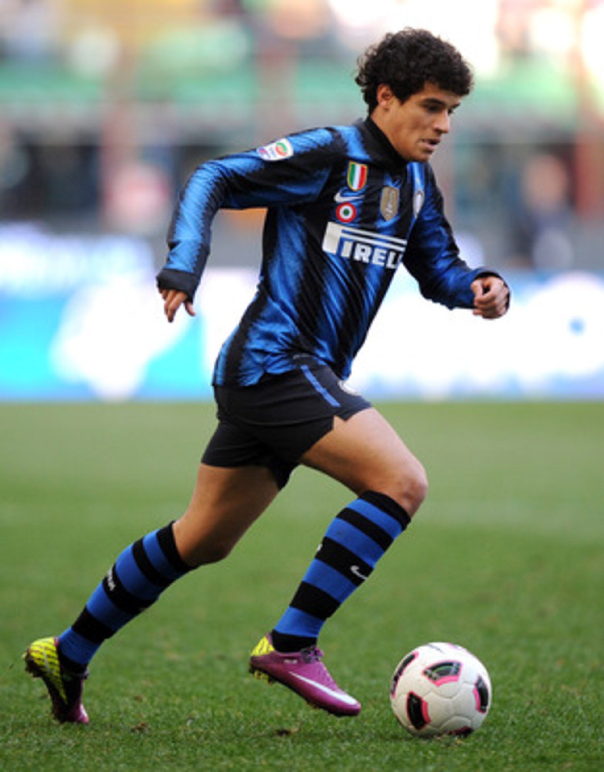 MILAN, ITALY - MARCH 20:  Coutinho of Inter Milan in action during the Serie A match between FC Internazionale Milano and Lecce at Stadio Giuseppe Meazza on March 20, 2011 in Milan, Italy.  (Photo by Tullio M. Puglia/Getty Images)